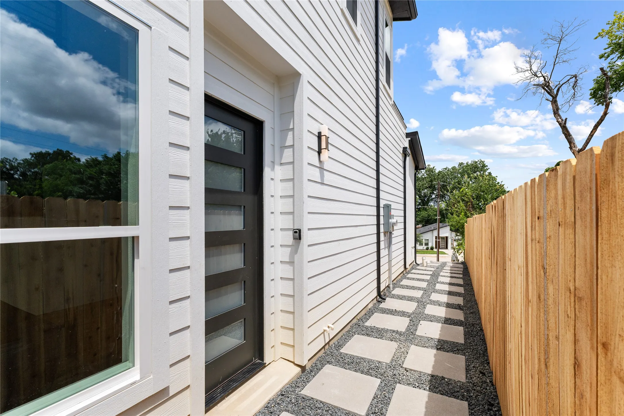 Duplex For Sale in Dallas County , 520 & 522 Woodbine Avenue, Dallas, Texas 75203, 6 Bedroom, 8 Bathroom, 4 Garage spaces, 3,870 Sqft, built in 2026, mls#21297927, Real Estate Agent in Dallas, Homes For Sale in Dallas county, Homes For Sale in Dallas, Realtor in Dallas Texas, Real Estate Brokerage Independent Realty Texas, Luminita Cordes Realtor