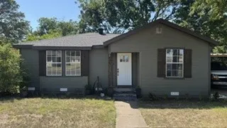 Single Family Residence For Sale in Johnson County , 821 College Street, Cleburne, Texas 76033, 3 Bedroom, 2 Bathroom, Garage spaces, 1,250 Sqft, built in 1944, mls#21324699, Real Estate Agent in Cleburne, Homes For Sale in Johnson county, Homes For Sale in Cleburne, Realtor in Cleburne Texas, Real Estate Brokerage Independent Realty Texas, Luminita Cordes Realtor