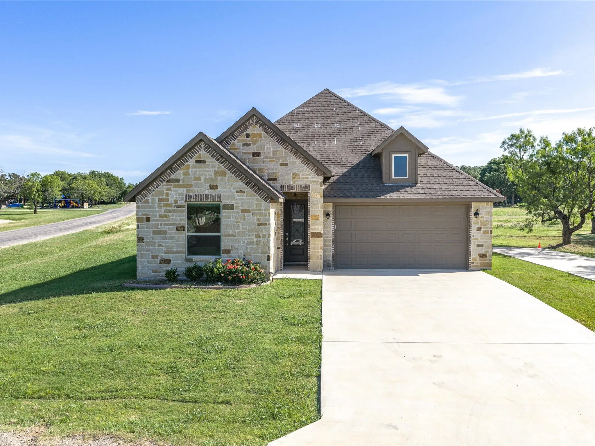 3 bedroom 2 bathroom