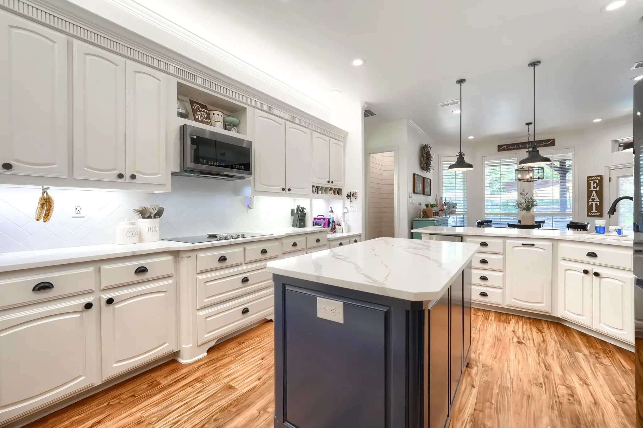 Single Family Residence For Sale in Rockwall County , 465 Equestrian Drive, Rockwall, Texas 75032, 5 Bedroom, 6 Bathroom, 4 Garage spaces, 5,535 Sqft, built in 2004, mls#21320671, Real Estate Agent in Rockwall, Homes For Sale in Rockwall county, Homes For Sale in Rockwall, Realtor in Rockwall Texas, Real Estate Brokerage Independent Realty Texas, Luminita Cordes Realtor