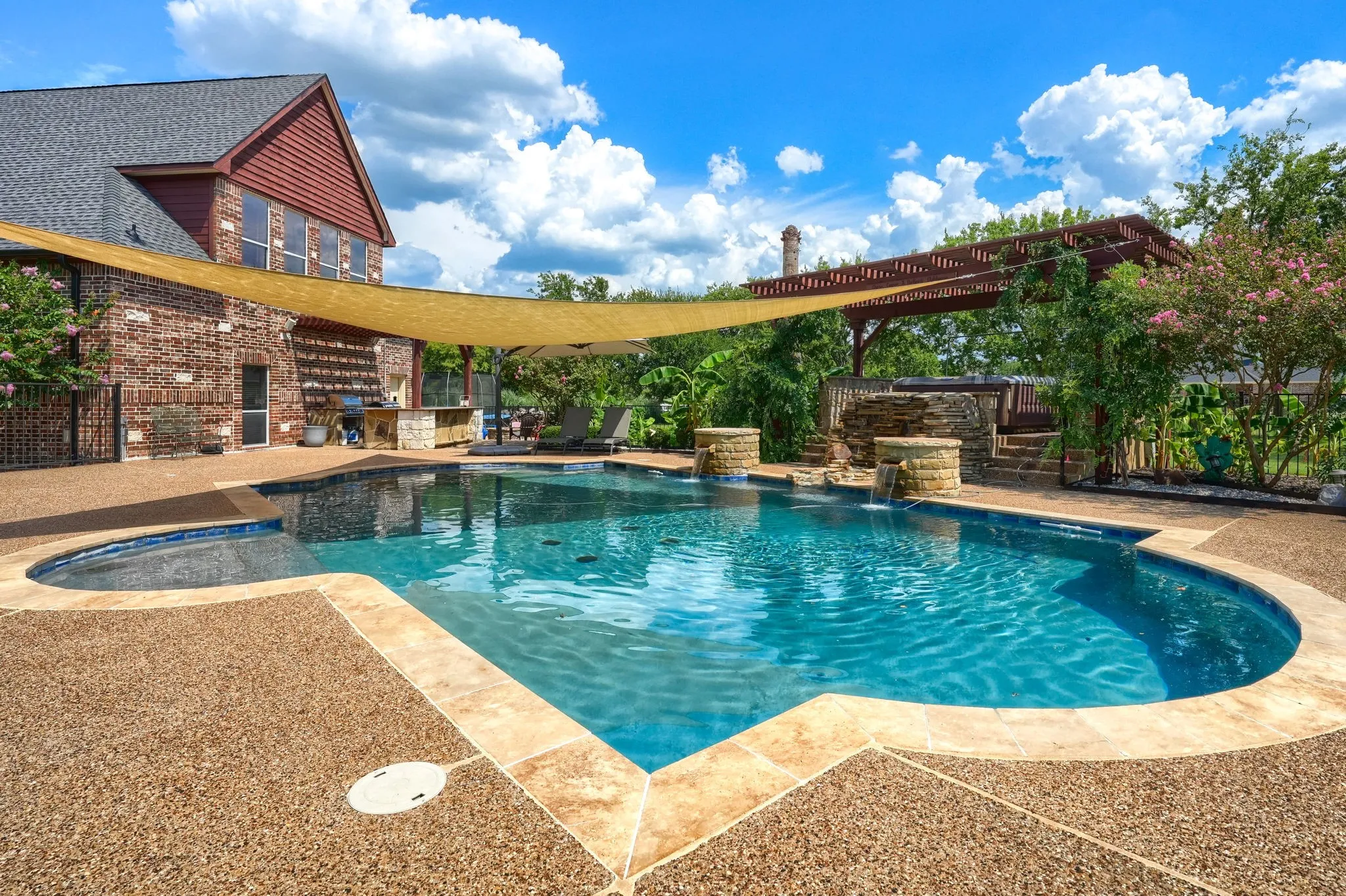 Single Family Residence For Sale in Rockwall County , 465 Equestrian Drive, Rockwall, Texas 75032, 5 Bedroom, 6 Bathroom, 4 Garage spaces, 5,535 Sqft, built in 2004, mls#21320671, Real Estate Agent in Rockwall, Homes For Sale in Rockwall county, Homes For Sale in Rockwall, Realtor in Rockwall Texas, Real Estate Brokerage Independent Realty Texas, Luminita Cordes Realtor