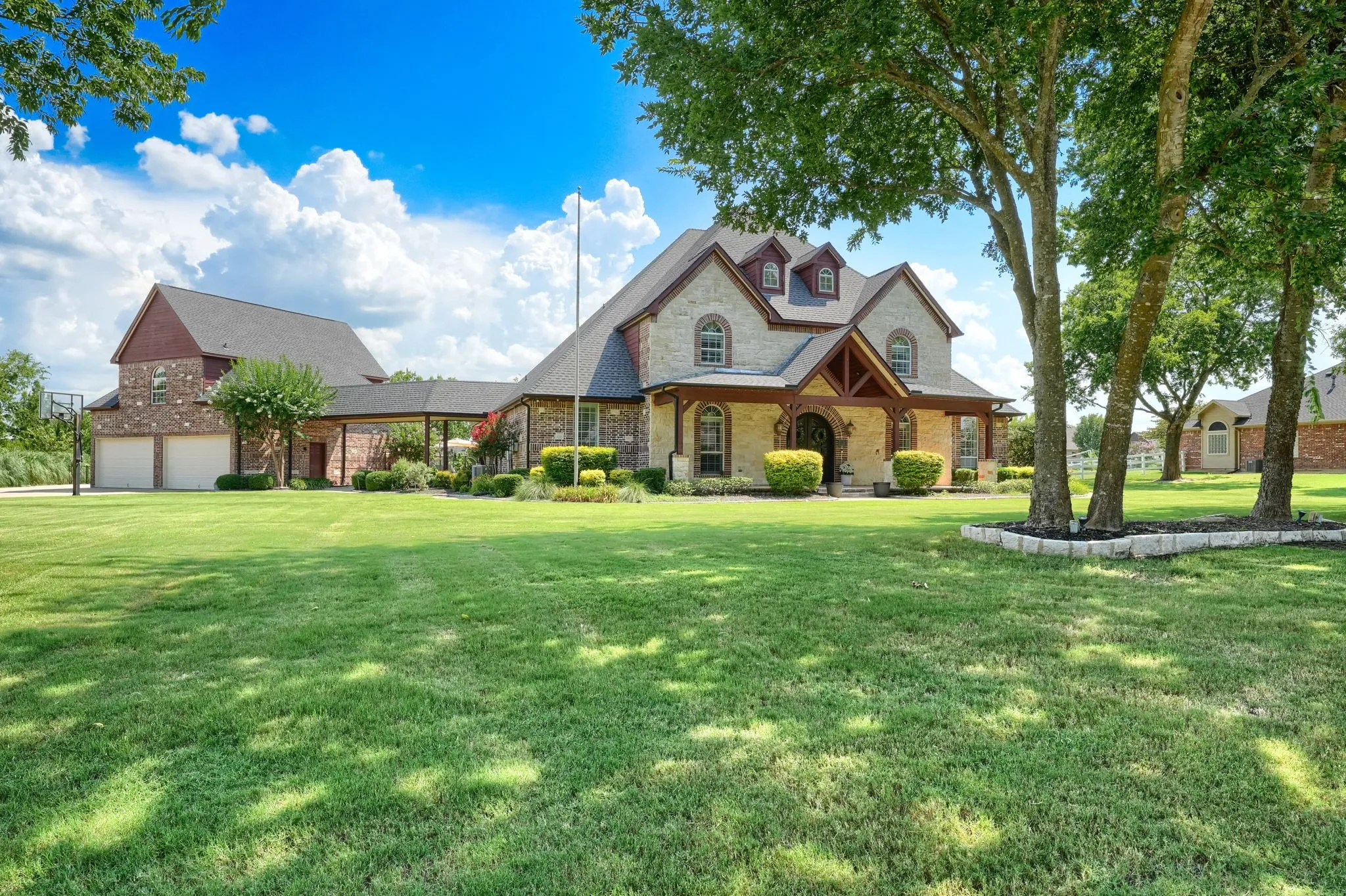 Single Family Residence For Sale in Rockwall County , 465 Equestrian Drive, Rockwall, Texas 75032, 5 Bedroom, 6 Bathroom, 4 Garage spaces, 5,535 Sqft, built in 2004, mls#21320671, Real Estate Agent in Rockwall, Homes For Sale in Rockwall county, Homes For Sale in Rockwall, Realtor in Rockwall Texas, Real Estate Brokerage Independent Realty Texas, Luminita Cordes Realtor