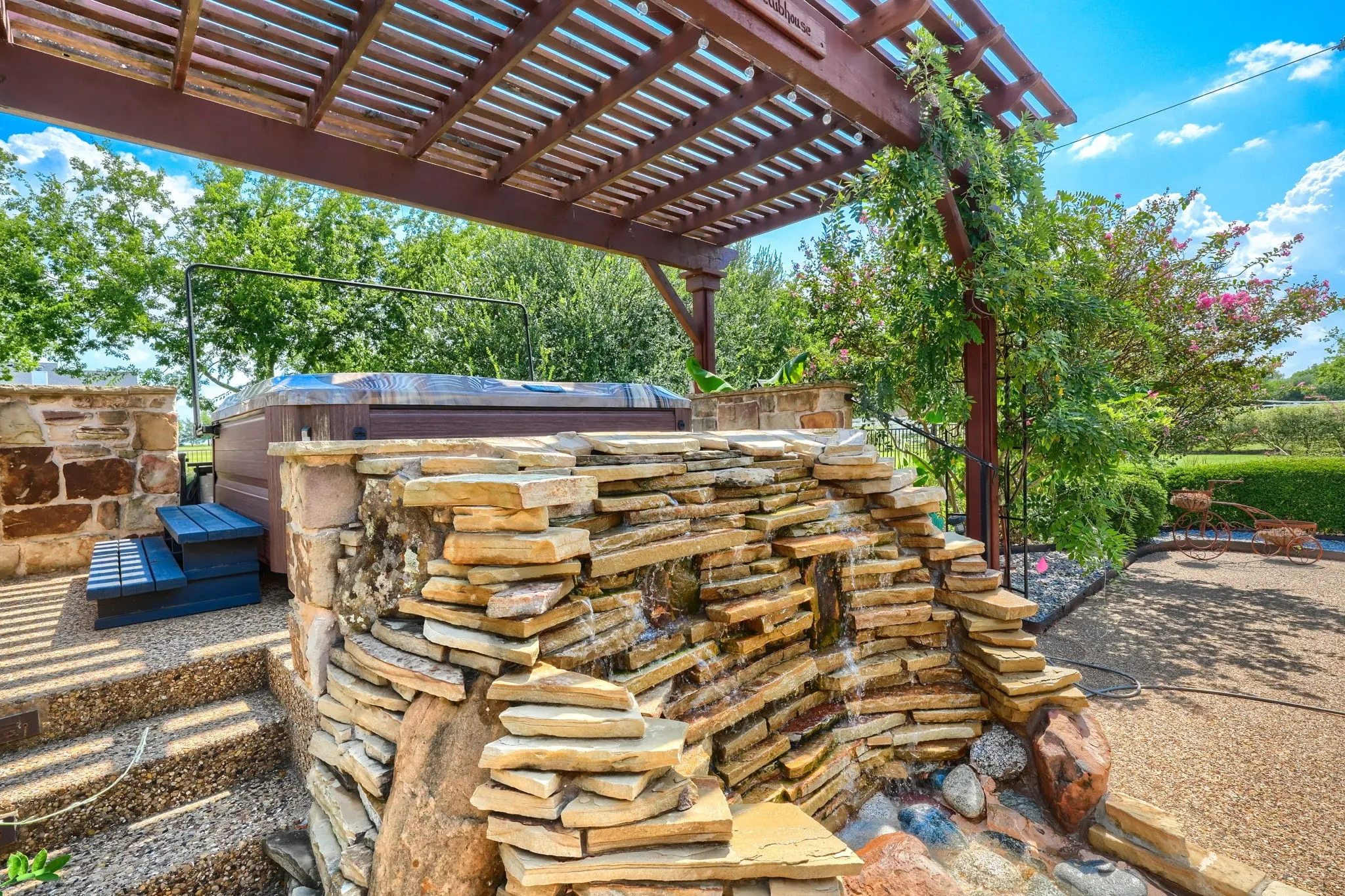 Single Family Residence For Sale in Rockwall County , 465 Equestrian Drive, Rockwall, Texas 75032, 5 Bedroom, 6 Bathroom, 4 Garage spaces, 5,535 Sqft, built in 2004, mls#21320671, Real Estate Agent in Rockwall, Homes For Sale in Rockwall county, Homes For Sale in Rockwall, Realtor in Rockwall Texas, Real Estate Brokerage Independent Realty Texas, Luminita Cordes Realtor