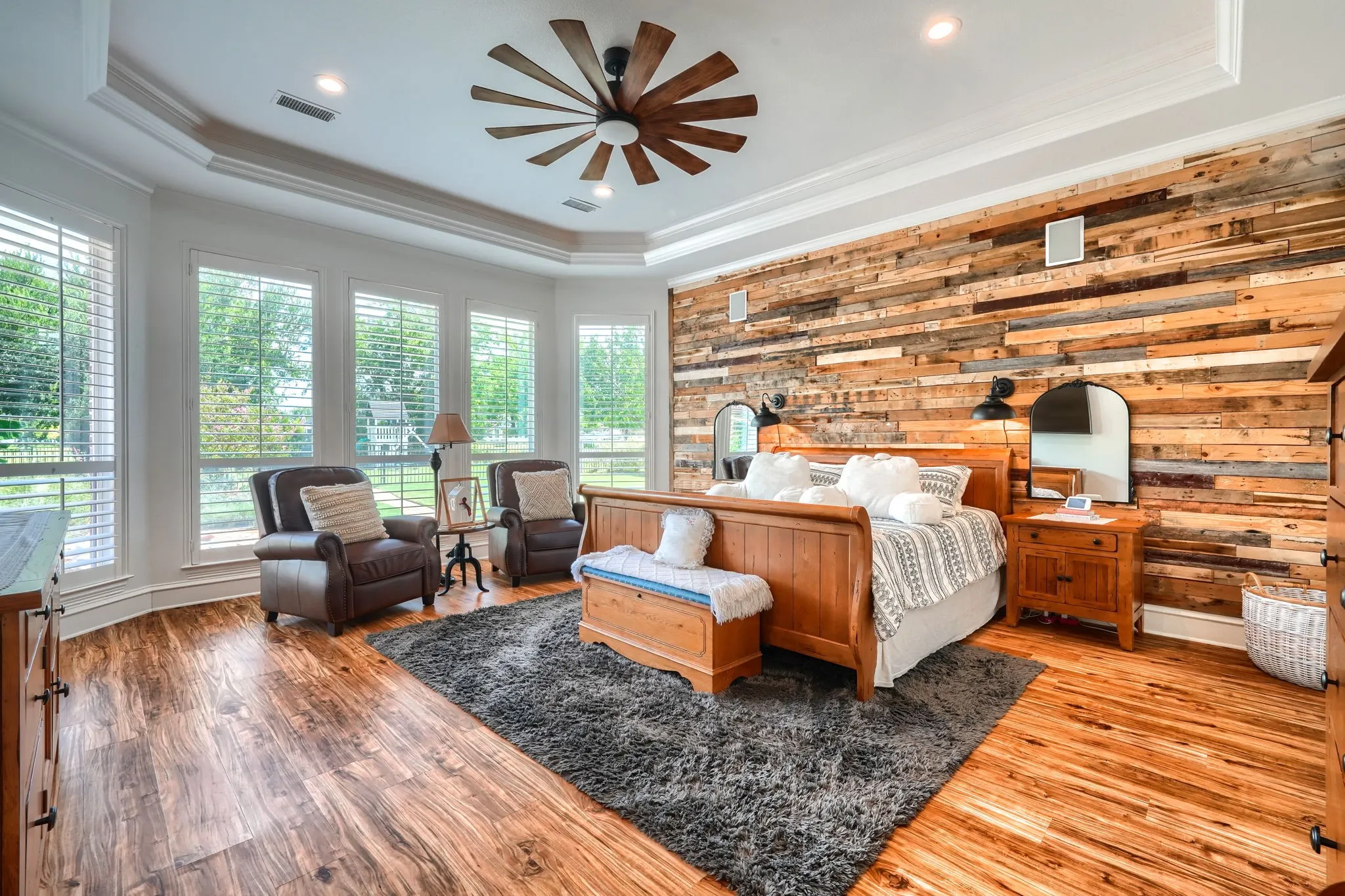 Single Family Residence For Sale in Rockwall County , 465 Equestrian Drive, Rockwall, Texas 75032, 5 Bedroom, 6 Bathroom, 4 Garage spaces, 5,535 Sqft, built in 2004, mls#21320671, Real Estate Agent in Rockwall, Homes For Sale in Rockwall county, Homes For Sale in Rockwall, Realtor in Rockwall Texas, Real Estate Brokerage Independent Realty Texas, Luminita Cordes Realtor