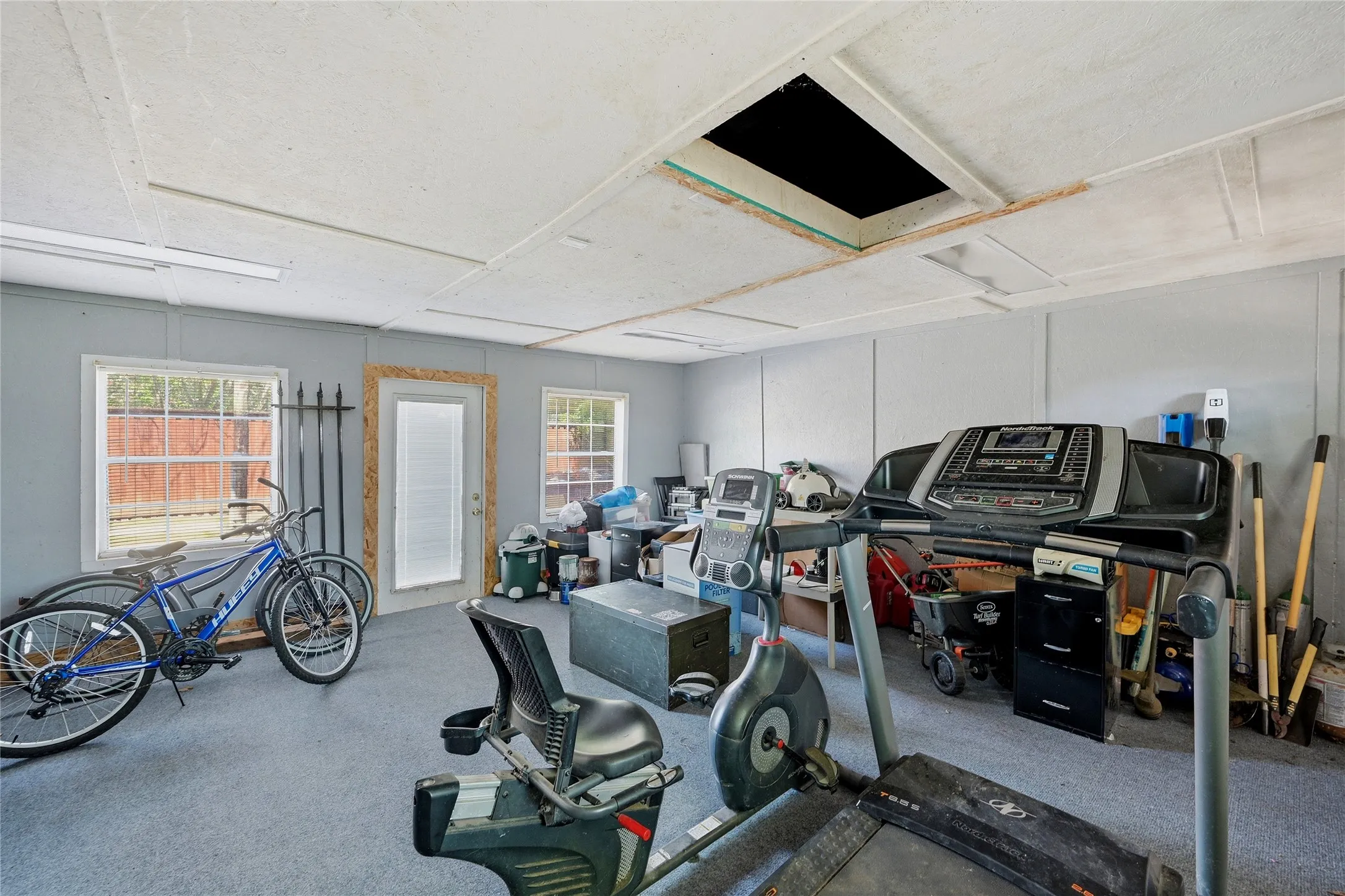 Single Family Residence For Sale in Fannin County , 221 W 5th Street, Bonham, Texas 75418, 6 Bedroom, 5 Bathroom, Garage spaces, 3,915 Sqft, built in 1930, mls#21323499, Real Estate Agent in Bonham, Homes For Sale in Fannin county, Homes For Sale in Bonham, Realtor in Bonham Texas, Real Estate Brokerage Independent Realty Texas, Luminita Cordes Realtor