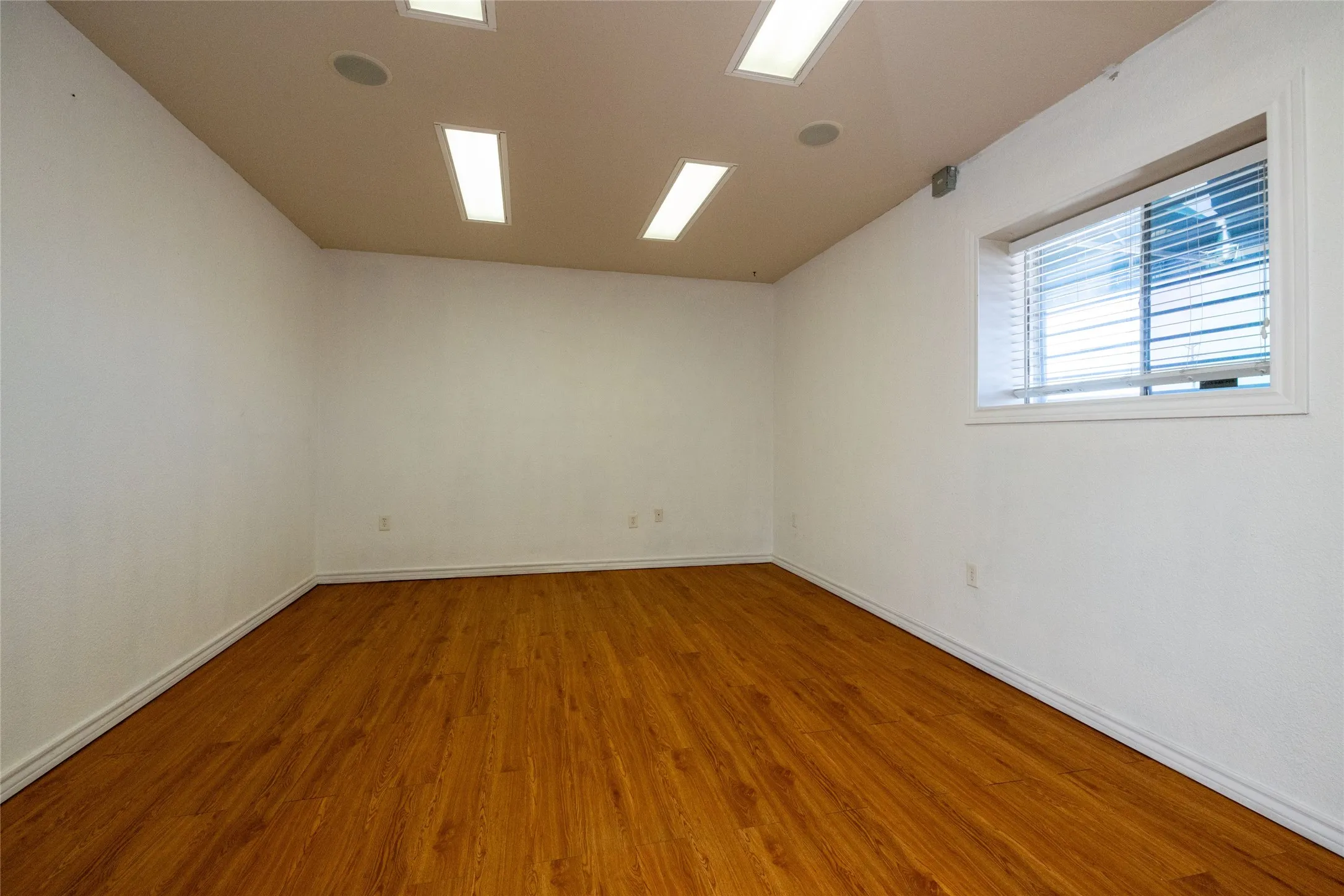 Business For Sale in Tarrant County , 3717 Mccart Avenue, Fort Worth, Texas 76110, 0, 0, Garage spaces, 0 Sqft, built in 1952, mls#21324704, Real Estate Agent in Fort Worth, Homes For Sale in Tarrant county, Homes For Sale in Fort Worth, Realtor in Fort Worth Texas, Real Estate Brokerage Independent Realty Texas, Luminita Cordes Realtor