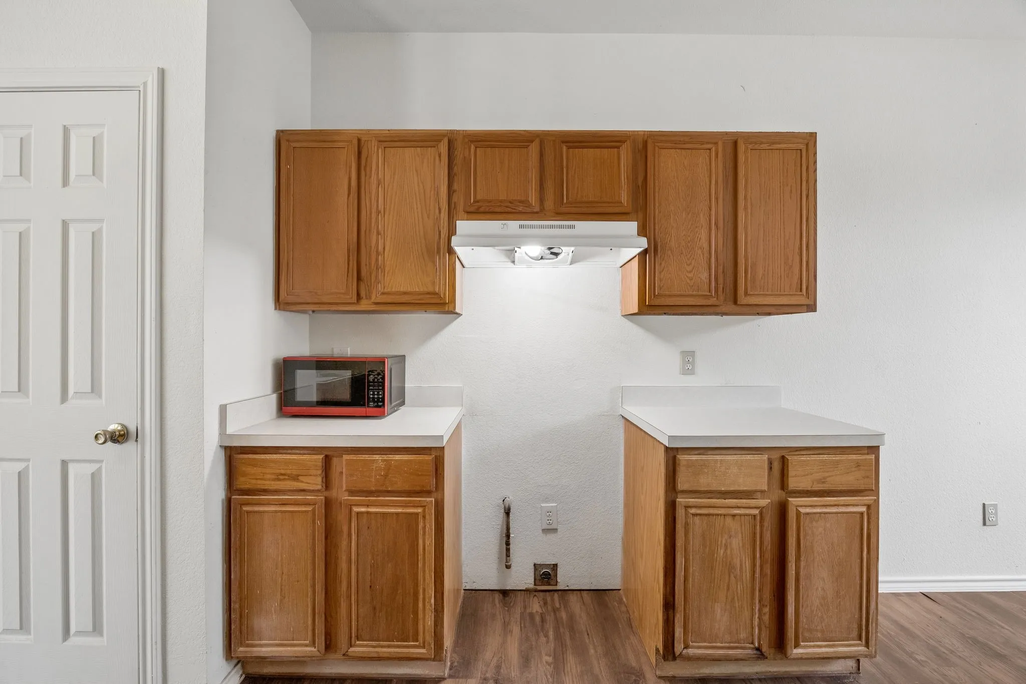Single Family Residence For Sale in Dallas County , 4720 Urban Avenue, Dallas, Texas 75227, 3 Bedroom, 3 Bathroom, 2 Garage spaces, 1,870 Sqft, built in 1999, mls#21323388, Real Estate Agent in Dallas, Homes For Sale in Dallas county, Homes For Sale in Dallas, Realtor in Dallas Texas, Real Estate Brokerage Independent Realty Texas, Luminita Cordes Realtor