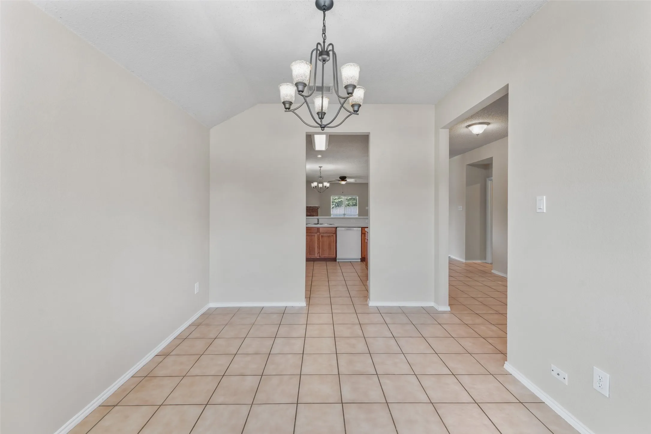 Single Family Residence For Rent in Kaufman County , 1422 Fairfield Drive, Forney, Texas 75126, 3 Bedroom, 2 Bathroom, 2 Garage spaces, 1,698 Sqft, built in 2004, mls#21323930, Real Estate Agent in Forney, Homes For Rent in Kaufman county, Homes For Rent in Forney, Realtor in Forney Texas, Real Estate Brokerage Independent Realty Texas, Luminita Cordes Realtor