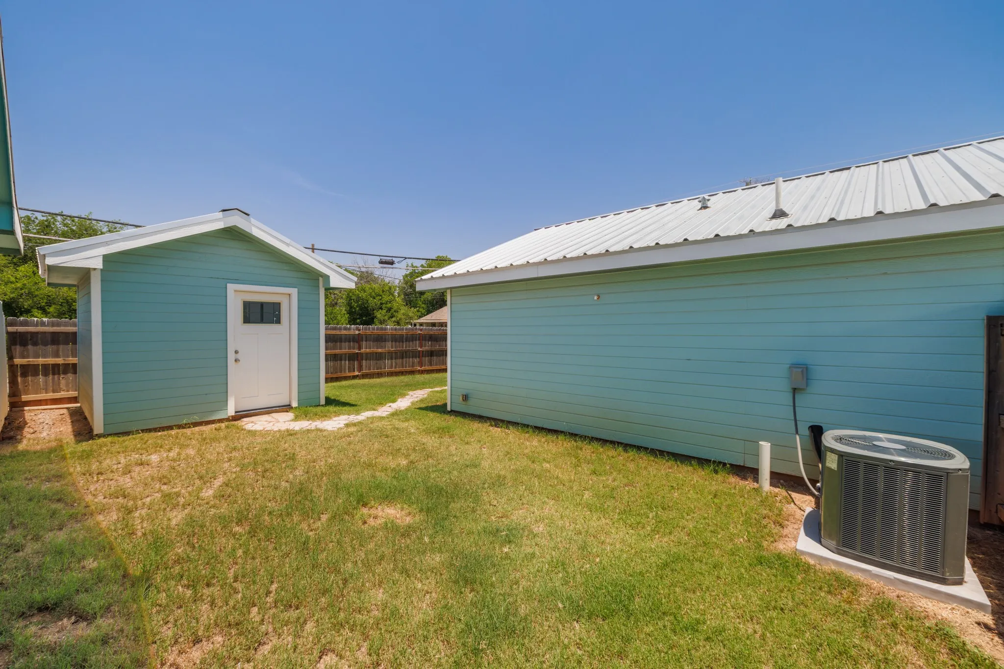 For Sale in Taylor County , 1107 Vine Street, Abilene, Texas 79602, 5 Bedroom, 5 Bathroom, Garage spaces, 0 Sqft, built in 2021, mls#21305189, Real Estate Agent in Abilene, Homes For Sale in Taylor county, Homes For Sale in Abilene, Realtor in Abilene Texas, Real Estate Brokerage Independent Realty Texas, Luminita Cordes Realtor