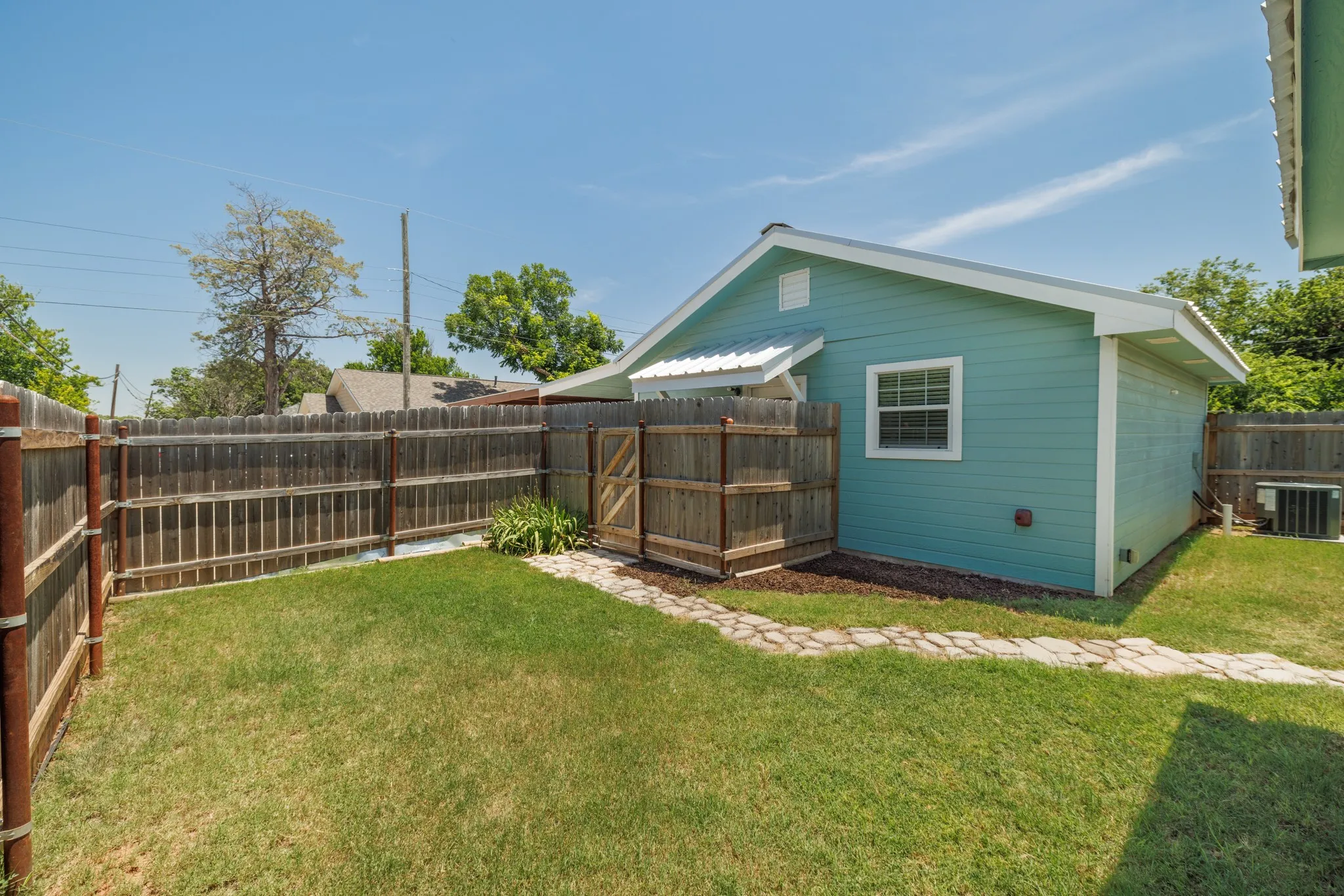 For Sale in Taylor County , 1107 Vine Street, Abilene, Texas 79602, 5 Bedroom, 5 Bathroom, Garage spaces, 0 Sqft, built in 2021, mls#21305189, Real Estate Agent in Abilene, Homes For Sale in Taylor county, Homes For Sale in Abilene, Realtor in Abilene Texas, Real Estate Brokerage Independent Realty Texas, Luminita Cordes Realtor