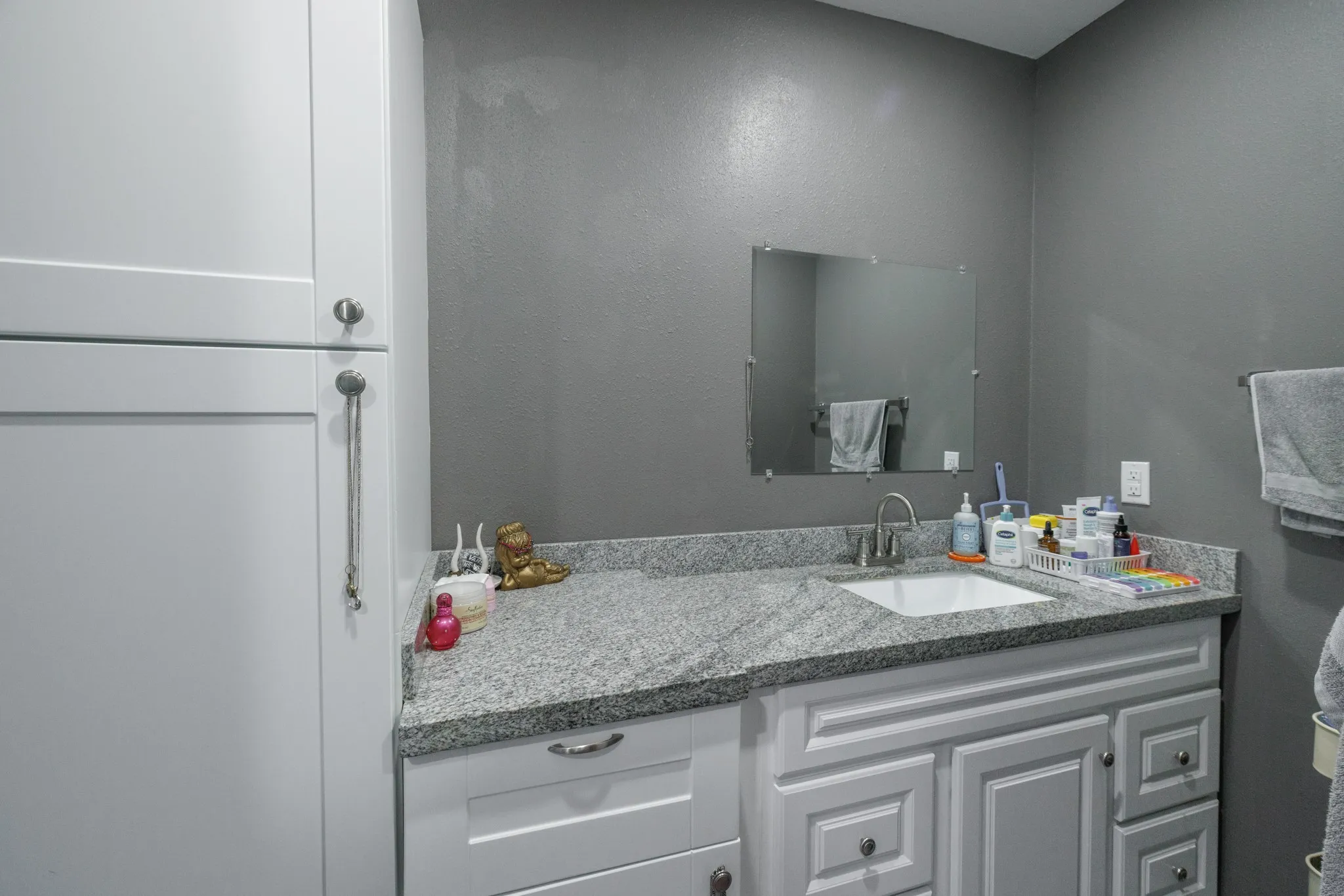 For Sale in Taylor County , 1107 Vine Street, Abilene, Texas 79602, 5 Bedroom, 5 Bathroom, Garage spaces, 0 Sqft, built in 2021, mls#21305189, Real Estate Agent in Abilene, Homes For Sale in Taylor county, Homes For Sale in Abilene, Realtor in Abilene Texas, Real Estate Brokerage Independent Realty Texas, Luminita Cordes Realtor