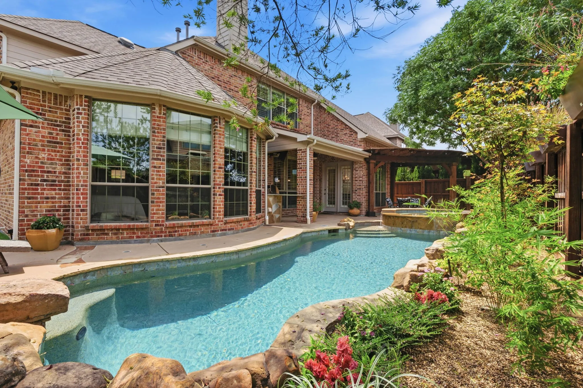 Single Family Residence For Sale in Collin County , 8016 Blue Hole Court, Mc Kinney, Texas 75070, 4 Bedroom, 4 Bathroom, 2 Garage spaces, 3,628 Sqft, built in 2007, mls#21323337, Real Estate Agent in Mc Kinney, Homes For Sale in Collin county, Homes For Sale in Mc Kinney, Realtor in Mc Kinney Texas, Real Estate Brokerage Independent Realty Texas, Luminita Cordes Realtor