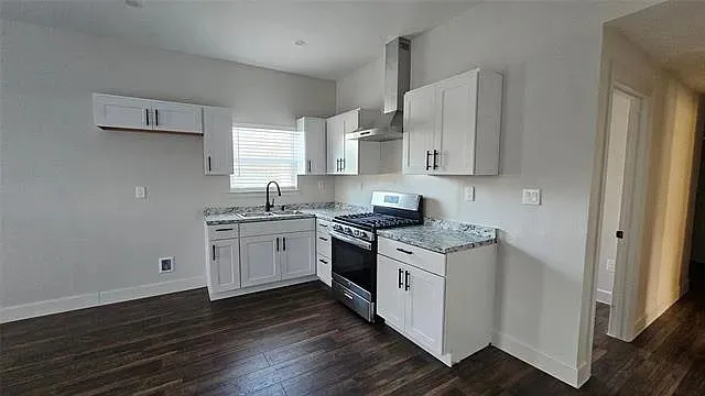 Single Family Residence For Rent in Fannin County , 706 N Main Street, Ector, Texas 75439, 3 Bedrooms, 2 Bathrooms, Garage spaces, 1,033 Sqft, built in 1920, Price $1,650, mls#21312398, Real Estate Agent in Ector, Homes For Rent in Fannin county, Homes For Rent in Ector, Realtor in Ector Texas, Real Estate Brokerage Independent Realty Texas, Luminita Cordes Realtor