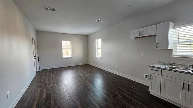 Single Family Residence For Rent in Fannin County , 706 N Main Street, Ector, Texas 75439, 3 Bedrooms, 2 Bathrooms, Garage spaces, 1,033 Sqft, built in 1920, Price $1,650, mls#21312398, Real Estate Agent in Ector, Homes For Rent in Fannin county, Homes For Rent in Ector, Realtor in Ector Texas, Real Estate Brokerage Independent Realty Texas, Luminita Cordes Realtor
