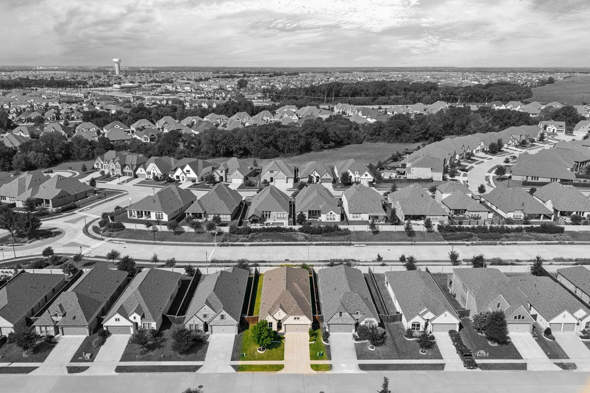 Single Family Residence For Sale in Collin County , 8721 Navidad Falls Drive, Mc Kinney, Texas 75071, 3 Bedrooms, 2 Bathrooms, 2 Garage spaces, 2,071 Sqft, built in 2020, Price $469,000, mls#21322339, Real Estate Agent in Mc Kinney, Homes For Sale in Collin county, Homes For Sale in Mc Kinney, Realtor in Mc Kinney Texas, Real Estate Brokerage Independent Realty Texas, Luminita Cordes Realtor