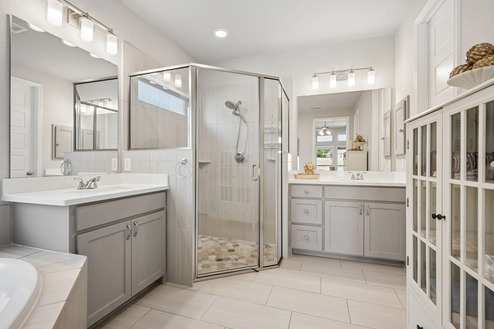 Single Family Residence For Sale in Collin County , 8721 Navidad Falls Drive, Mc Kinney, Texas 75071, 3 Bedrooms, 2 Bathrooms, 2 Garage spaces, 2,071 Sqft, built in 2020, Price $469,000, mls#21322339, Real Estate Agent in Mc Kinney, Homes For Sale in Collin county, Homes For Sale in Mc Kinney, Realtor in Mc Kinney Texas, Real Estate Brokerage Independent Realty Texas, Luminita Cordes Realtor