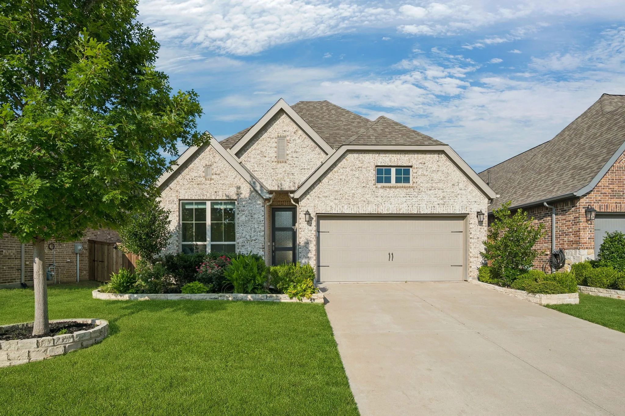 Single Family Residence For Sale in Collin County , 8721 Navidad Falls Drive, Mc Kinney, Texas 75071, 3 Bedrooms, 2 Bathrooms, 2 Garage spaces, 2,071 Sqft, built in 2020, Price $469,000, mls#21322339, Real Estate Agent in Mc Kinney, Homes For Sale in Collin county, Homes For Sale in Mc Kinney, Realtor in Mc Kinney Texas, Real Estate Brokerage Independent Realty Texas, Luminita Cordes Realtor