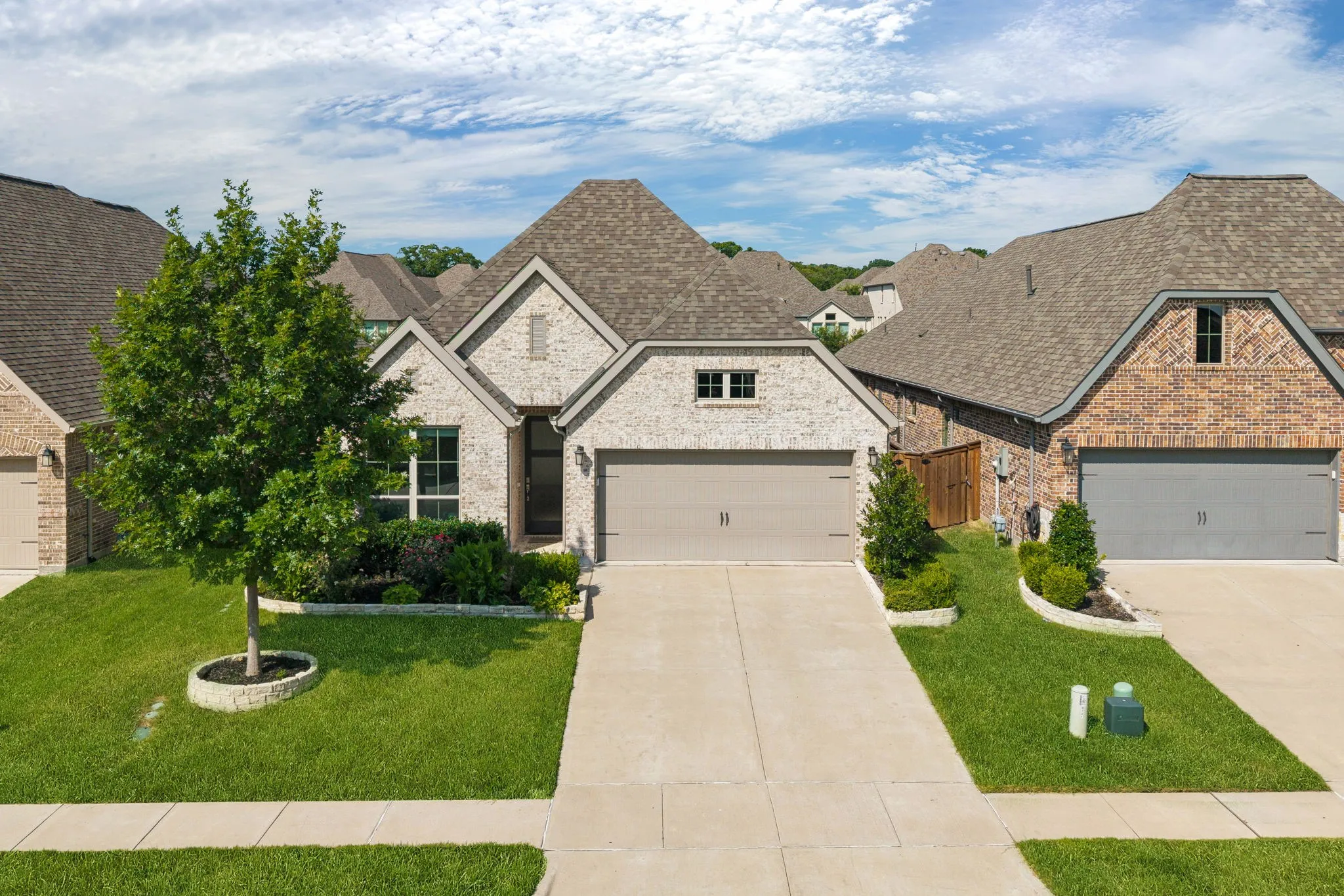 Single Family Residence For Sale in Collin County , 8721 Navidad Falls Drive, Mc Kinney, Texas 75071, 3 Bedrooms, 2 Bathrooms, 2 Garage spaces, 2,071 Sqft, built in 2020, Price $469,000, mls#21322339, Real Estate Agent in Mc Kinney, Homes For Sale in Collin county, Homes For Sale in Mc Kinney, Realtor in Mc Kinney Texas, Real Estate Brokerage Independent Realty Texas, Luminita Cordes Realtor
