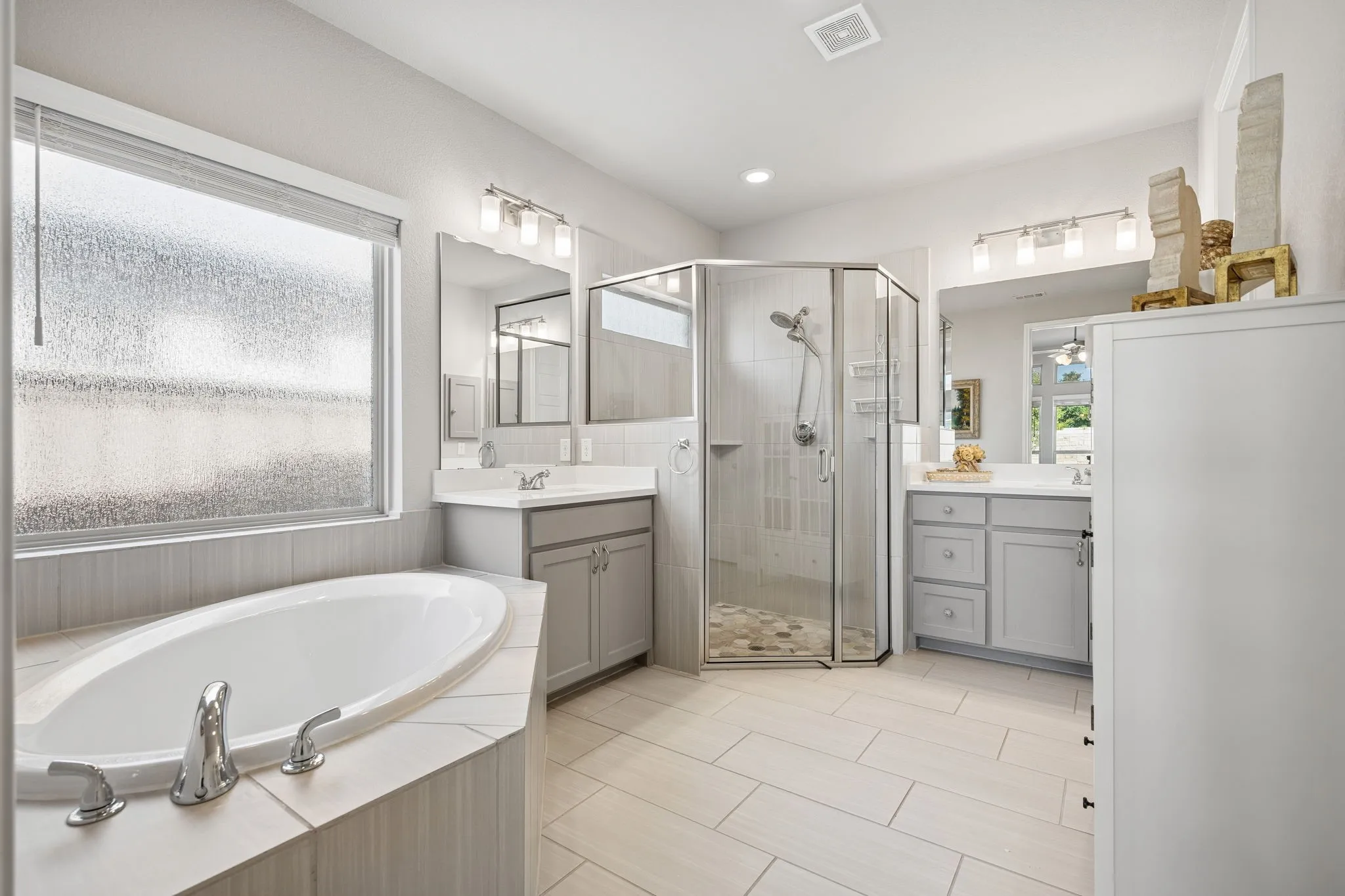 Single Family Residence For Sale in Collin County , 8721 Navidad Falls Drive, Mc Kinney, Texas 75071, 3 Bedrooms, 2 Bathrooms, 2 Garage spaces, 2,071 Sqft, built in 2020, Price $469,000, mls#21322339, Real Estate Agent in Mc Kinney, Homes For Sale in Collin county, Homes For Sale in Mc Kinney, Realtor in Mc Kinney Texas, Real Estate Brokerage Independent Realty Texas, Luminita Cordes Realtor
