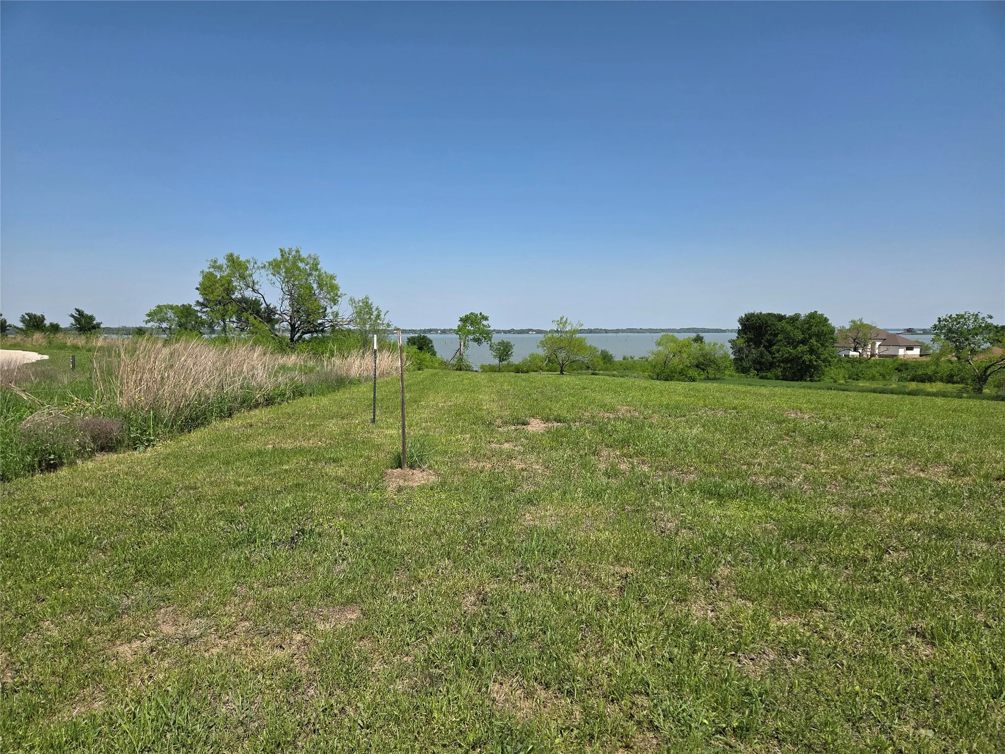 Open, gently rolling terrain gives you flexibility to position your home for privacy and outdoor enjoyment.