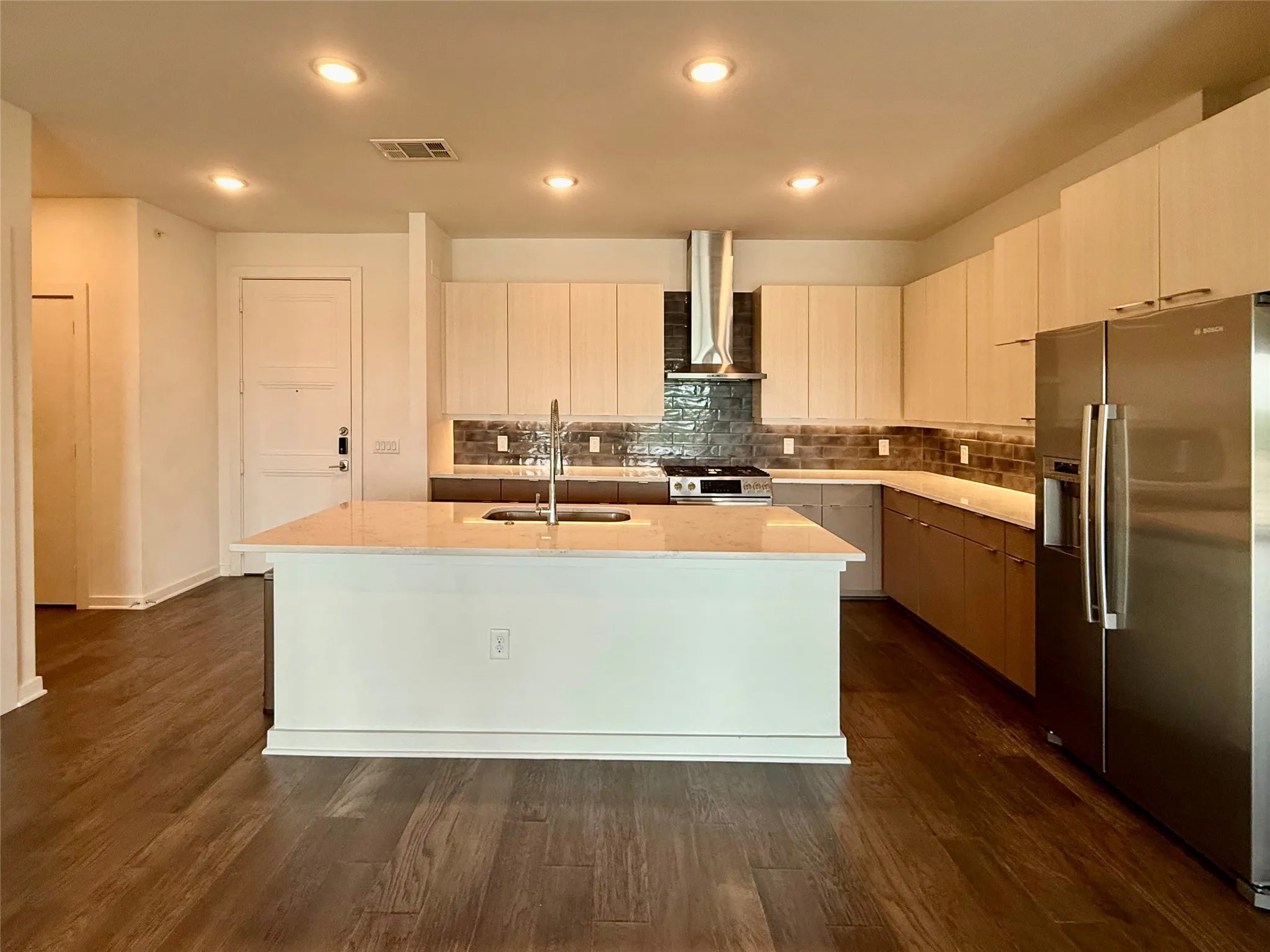 Apartment For Rent in Dallas County , 7450 Coronado Avenue 613, Dallas, Texas 75214, 2 Bedrooms, 3 Bathrooms, Garage spaces, 2,213 Sqft, built in 2018, Price $4,364, mls#21324723, Real Estate Agent in Dallas, Homes For Rent in Dallas county, Homes For Rent in Dallas, Realtor in Dallas Texas, Real Estate Brokerage Independent Realty Texas, Luminita Cordes Realtor