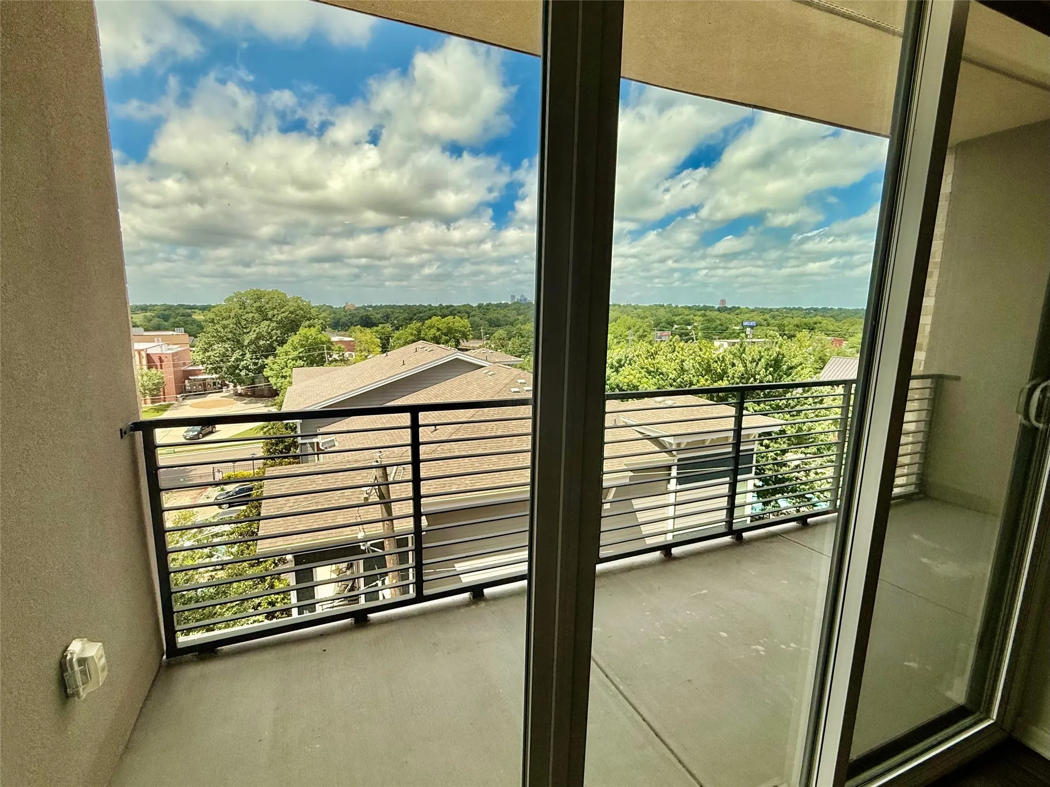 Apartment For Rent in Dallas County , 7450 Coronado Avenue 613, Dallas, Texas 75214, 2 Bedrooms, 3 Bathrooms, Garage spaces, 2,213 Sqft, built in 2018, Price $4,364, mls#21324723, Real Estate Agent in Dallas, Homes For Rent in Dallas county, Homes For Rent in Dallas, Realtor in Dallas Texas, Real Estate Brokerage Independent Realty Texas, Luminita Cordes Realtor