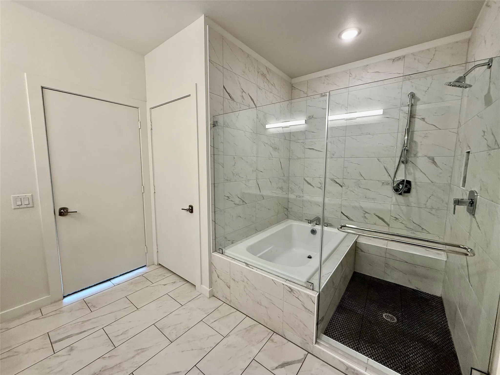 Apartment For Rent in Dallas County , 7450 Coronado Avenue 613, Dallas, Texas 75214, 2 Bedrooms, 3 Bathrooms, Garage spaces, 2,213 Sqft, built in 2018, Price $4,364, mls#21324723, Real Estate Agent in Dallas, Homes For Rent in Dallas county, Homes For Rent in Dallas, Realtor in Dallas Texas, Real Estate Brokerage Independent Realty Texas, Luminita Cordes Realtor