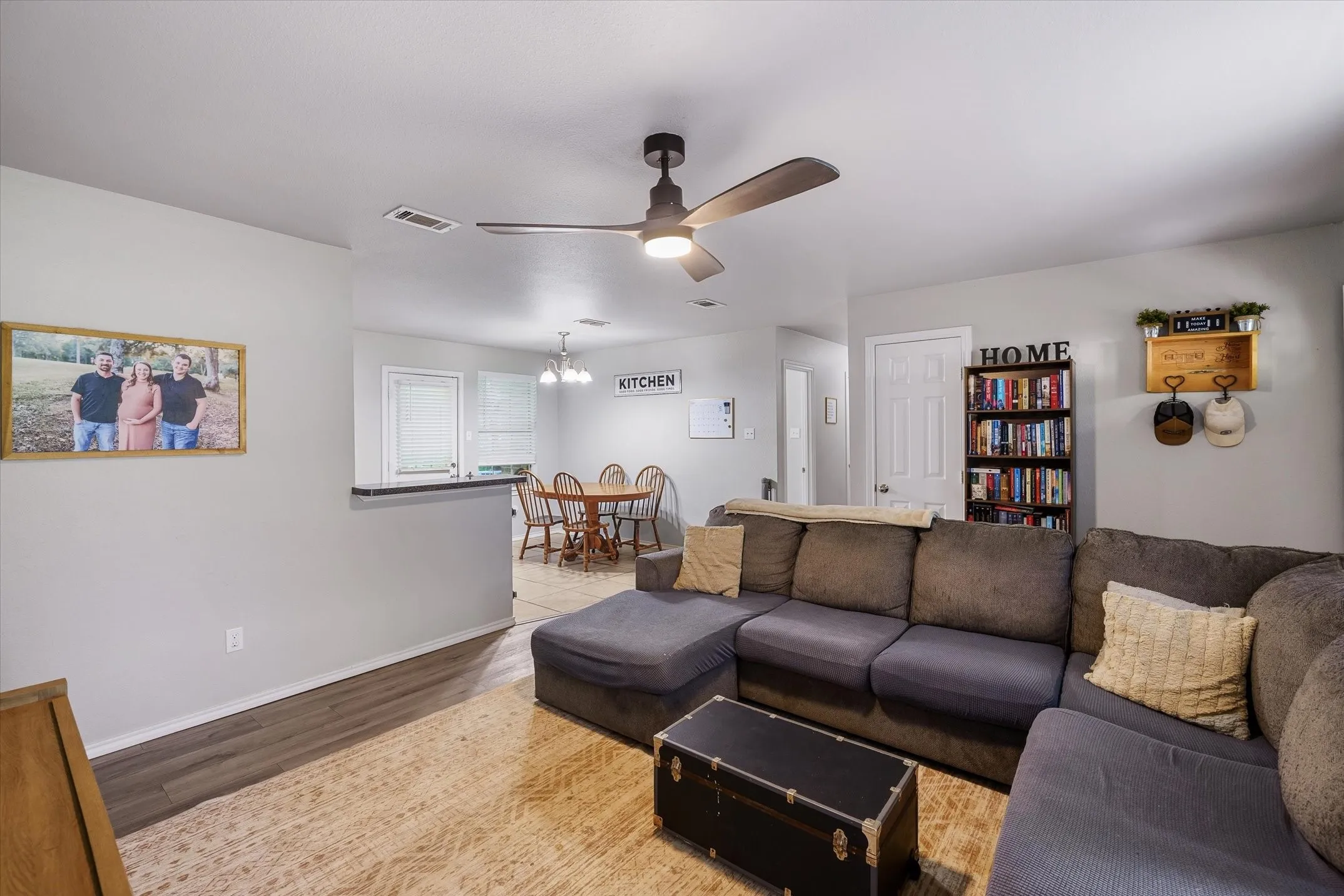 Single Family Residence For Sale in Smith County , 9165 Stonecreek, Tyler, Texas 75703, 3 Bedroom, 2 Bathroom, 2 Garage spaces, 1,376 Sqft, built in 2007, mls#21324729, Real Estate Agent in Tyler, Homes For Sale in Smith county, Homes For Sale in Tyler, Realtor in Tyler Texas, Real Estate Brokerage Independent Realty Texas, Luminita Cordes Realtor