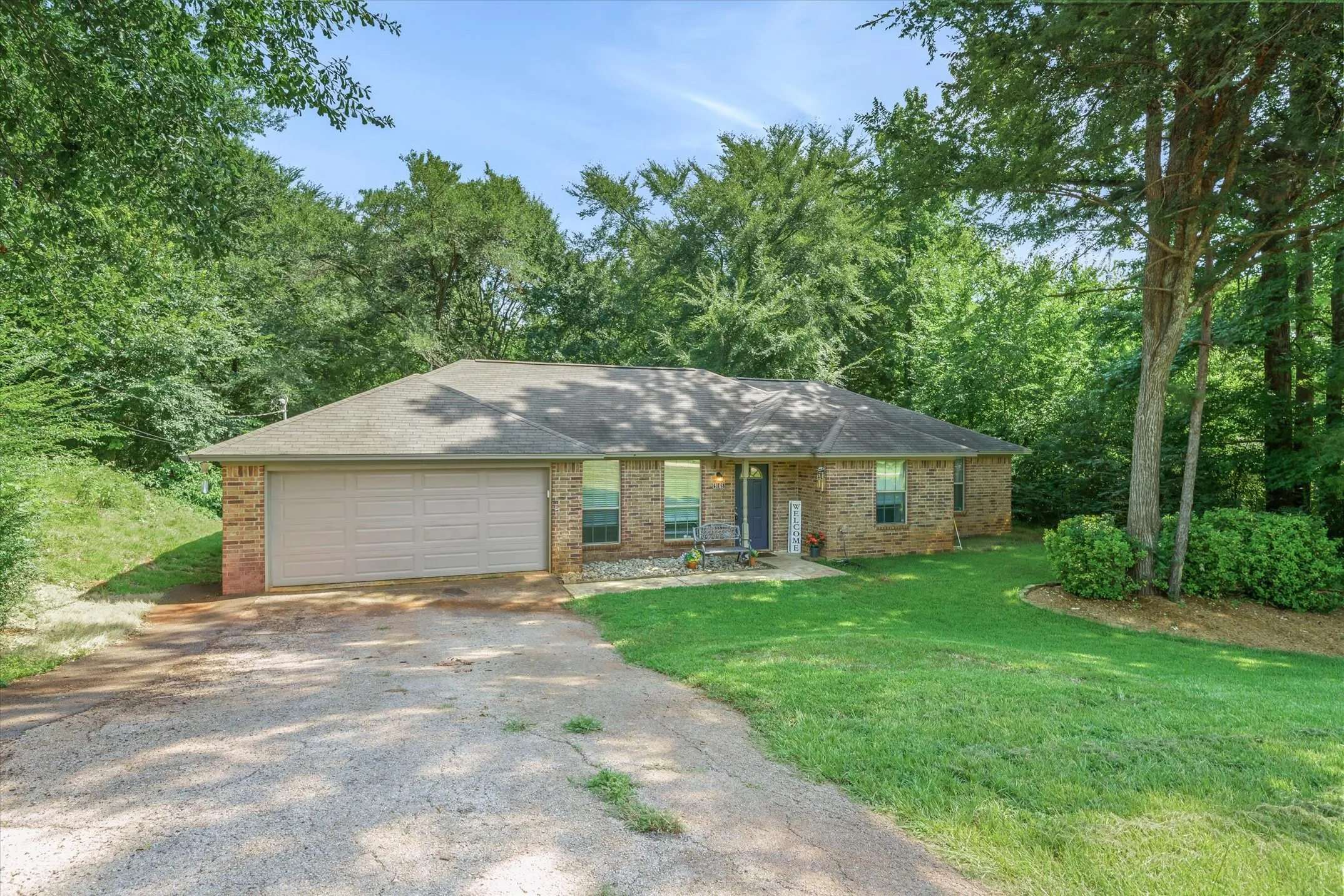 Single Family Residence For Sale in Smith County , 9165 Stonecreek, Tyler, Texas 75703, 3 Bedroom, 2 Bathroom, 2 Garage spaces, 1,376 Sqft, built in 2007, mls#21324729, Real Estate Agent in Tyler, Homes For Sale in Smith county, Homes For Sale in Tyler, Realtor in Tyler Texas, Real Estate Brokerage Independent Realty Texas, Luminita Cordes Realtor