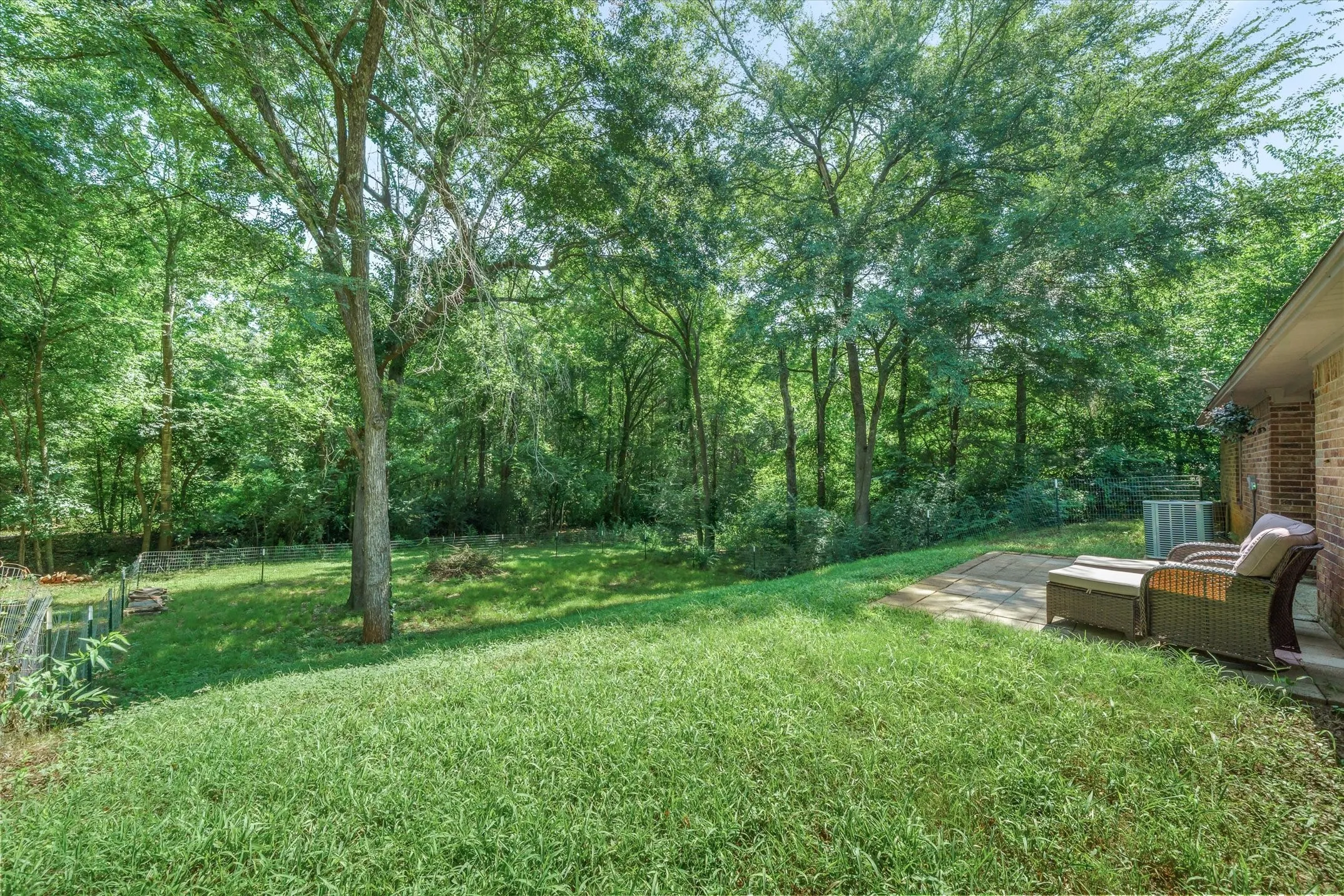 Single Family Residence For Sale in Smith County , 9165 Stonecreek, Tyler, Texas 75703, 3 Bedroom, 2 Bathroom, 2 Garage spaces, 1,376 Sqft, built in 2007, mls#21324729, Real Estate Agent in Tyler, Homes For Sale in Smith county, Homes For Sale in Tyler, Realtor in Tyler Texas, Real Estate Brokerage Independent Realty Texas, Luminita Cordes Realtor