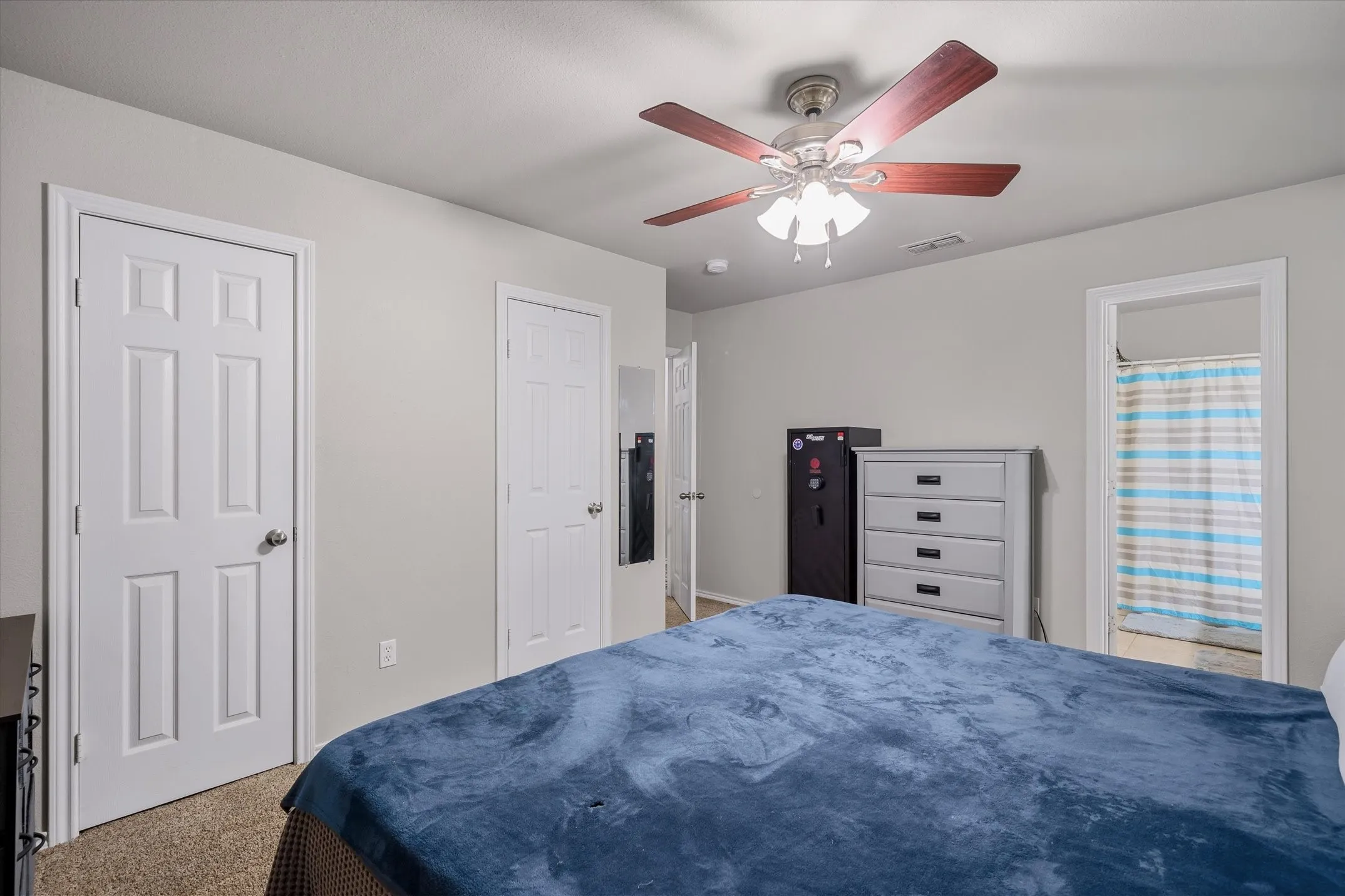 Single Family Residence For Sale in Smith County , 9165 Stonecreek, Tyler, Texas 75703, 3 Bedroom, 2 Bathroom, 2 Garage spaces, 1,376 Sqft, built in 2007, mls#21324729, Real Estate Agent in Tyler, Homes For Sale in Smith county, Homes For Sale in Tyler, Realtor in Tyler Texas, Real Estate Brokerage Independent Realty Texas, Luminita Cordes Realtor