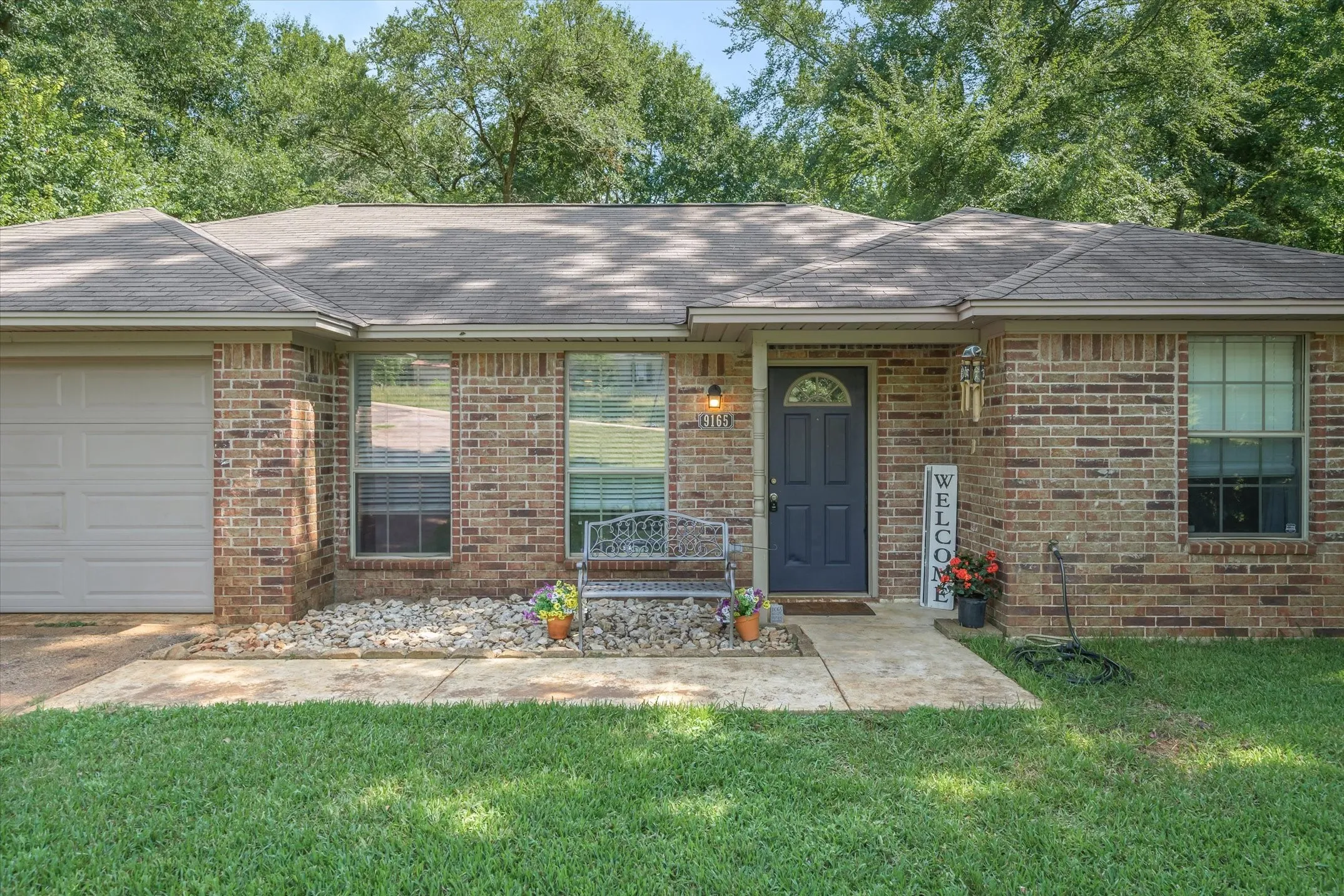 Single Family Residence For Sale in Smith County , 9165 Stonecreek, Tyler, Texas 75703, 3 Bedroom, 2 Bathroom, 2 Garage spaces, 1,376 Sqft, built in 2007, mls#21324729, Real Estate Agent in Tyler, Homes For Sale in Smith county, Homes For Sale in Tyler, Realtor in Tyler Texas, Real Estate Brokerage Independent Realty Texas, Luminita Cordes Realtor
