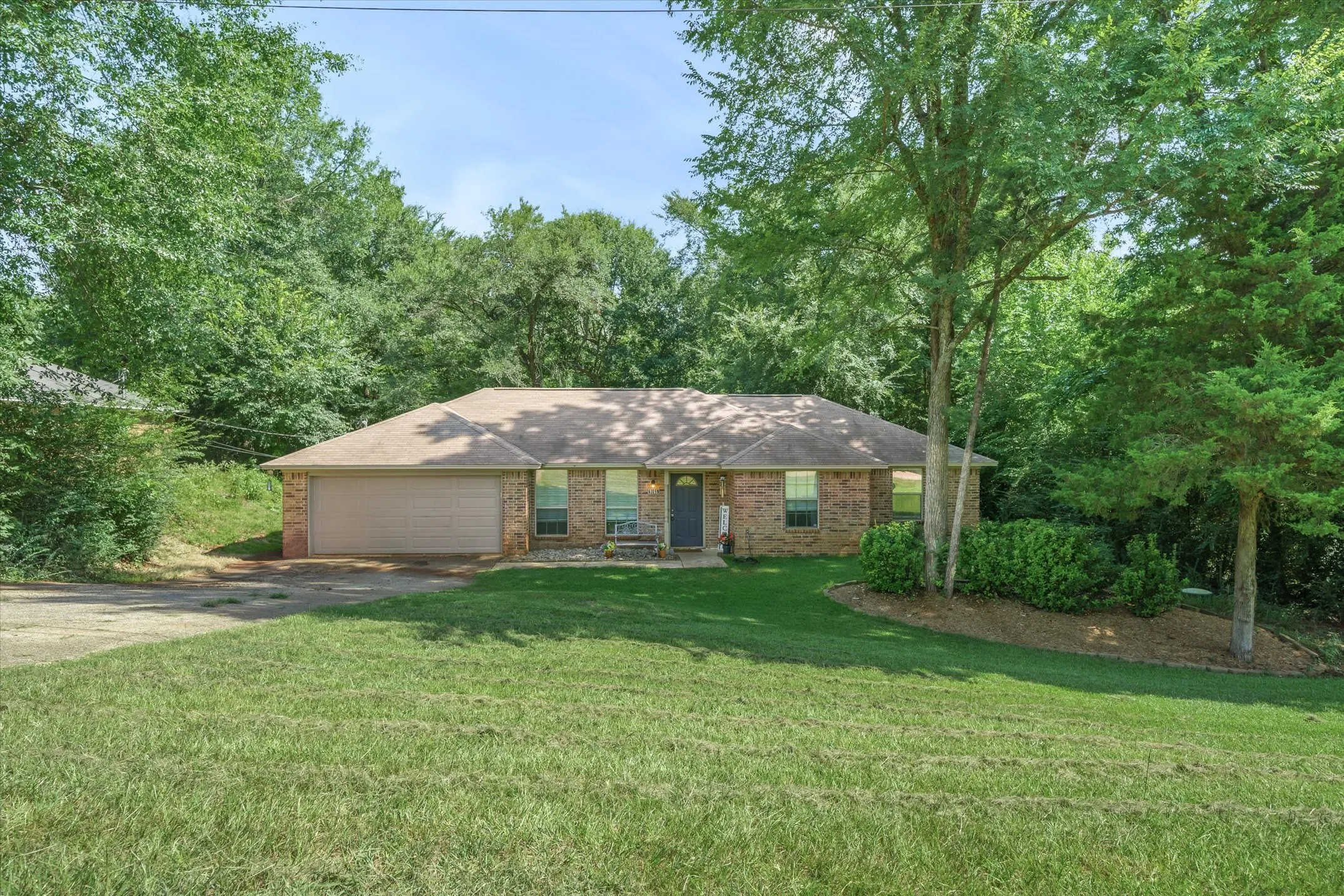Single Family Residence For Sale in Smith County , 9165 Stonecreek, Tyler, Texas 75703, 3 Bedroom, 2 Bathroom, 2 Garage spaces, 1,376 Sqft, built in 2007, mls#21324729, Real Estate Agent in Tyler, Homes For Sale in Smith county, Homes For Sale in Tyler, Realtor in Tyler Texas, Real Estate Brokerage Independent Realty Texas, Luminita Cordes Realtor