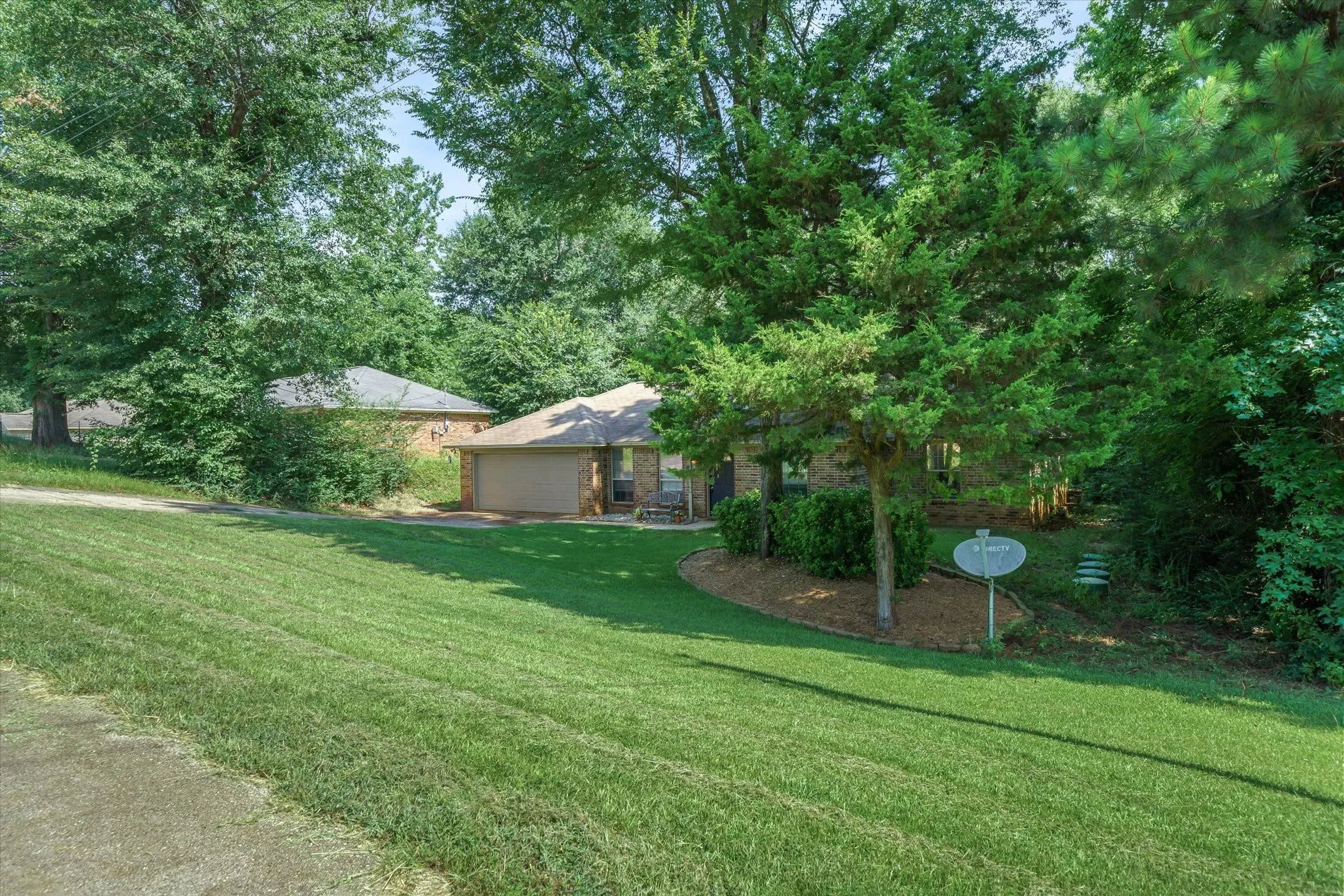 Single Family Residence For Sale in Smith County , 9165 Stonecreek, Tyler, Texas 75703, 3 Bedroom, 2 Bathroom, 2 Garage spaces, 1,376 Sqft, built in 2007, mls#21324729, Real Estate Agent in Tyler, Homes For Sale in Smith county, Homes For Sale in Tyler, Realtor in Tyler Texas, Real Estate Brokerage Independent Realty Texas, Luminita Cordes Realtor