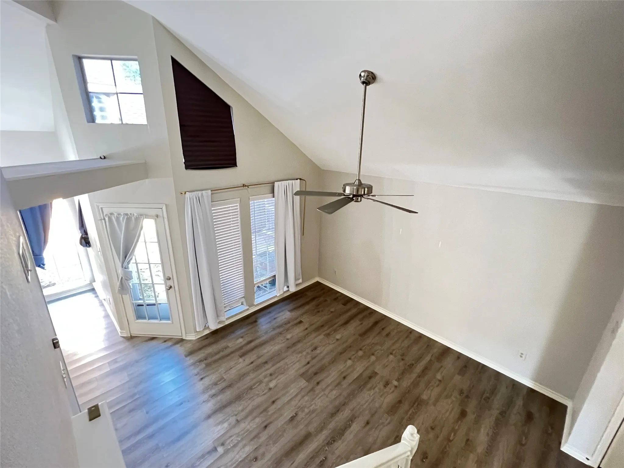 Townhouse For Rent in Dallas County , 10913 Gable Drive, Dallas, Texas 75229, 3 Bedrooms, 2 Bathrooms, 1 Garage spaces, 1,383 Sqft, built in 1984, Price $2,400, mls#21324732, Real Estate Agent in Dallas, Homes For Rent in Dallas county, Homes For Rent in Dallas, Realtor in Dallas Texas, Real Estate Brokerage Independent Realty Texas, Luminita Cordes Realtor