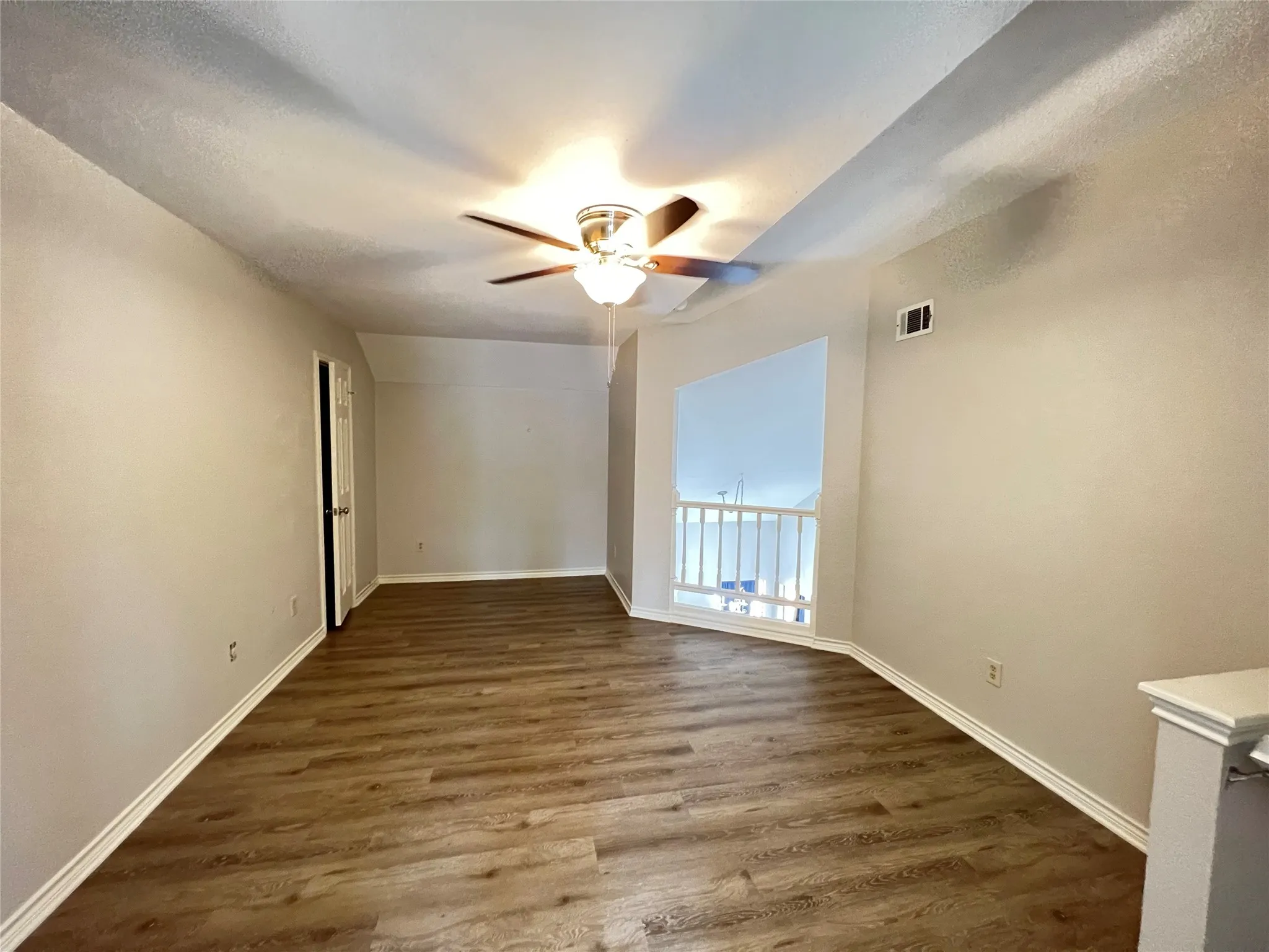 Townhouse For Rent in Dallas County , 10913 Gable Drive, Dallas, Texas 75229, 3 Bedrooms, 2 Bathrooms, 1 Garage spaces, 1,383 Sqft, built in 1984, Price $2,400, mls#21324732, Real Estate Agent in Dallas, Homes For Rent in Dallas county, Homes For Rent in Dallas, Realtor in Dallas Texas, Real Estate Brokerage Independent Realty Texas, Luminita Cordes Realtor