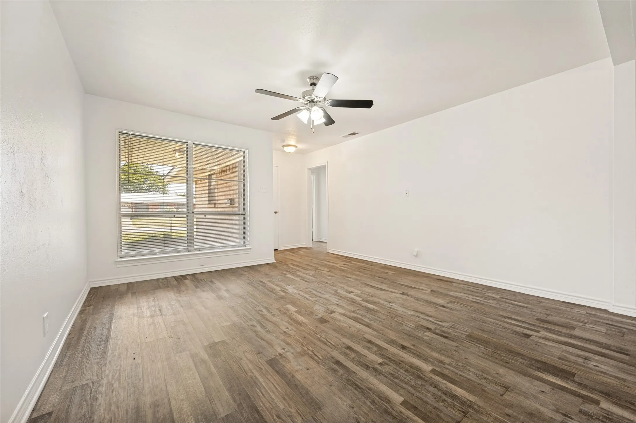 Single Family Residence For Sale in Dallas County , 706 Goodyear Street, Irving, Texas 75062, 3 Bedrooms, 2 Bathrooms, 2 Garage spaces, 1,588 Sqft, built in 1961, Price $324,900, mls#21324736, Real Estate Agent in Irving, Homes For Sale in Dallas county, Homes For Sale in Irving, Realtor in Irving Texas, Real Estate Brokerage Independent Realty Texas, Luminita Cordes Realtor