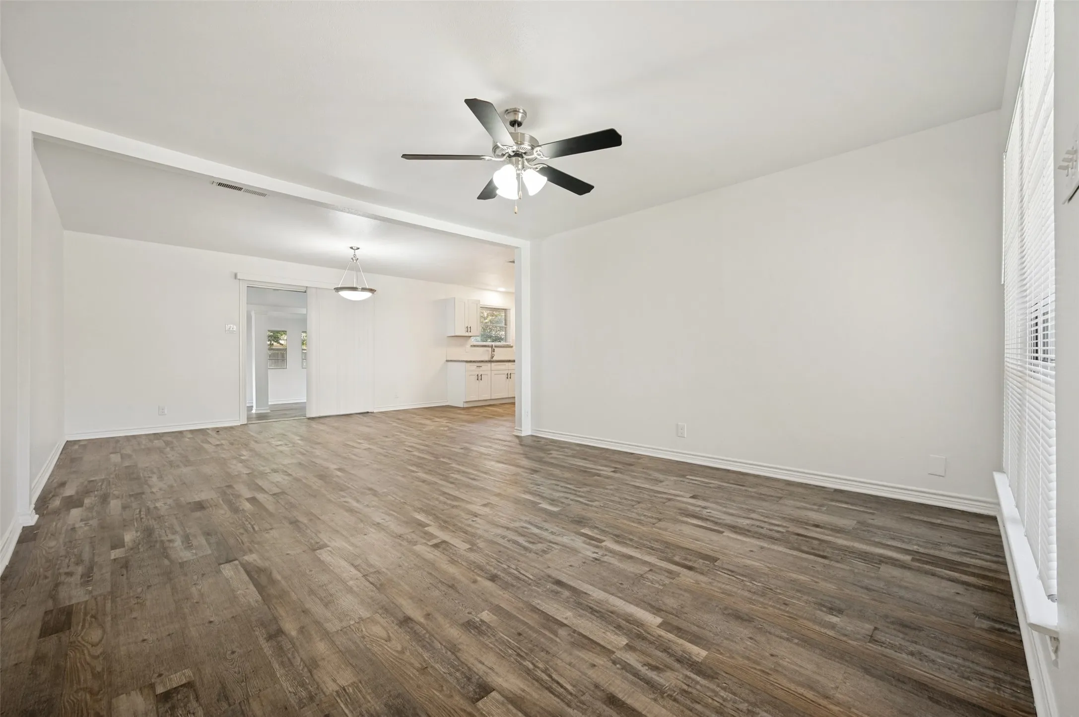 Single Family Residence For Sale in Dallas County , 706 Goodyear Street, Irving, Texas 75062, 3 Bedrooms, 2 Bathrooms, 2 Garage spaces, 1,588 Sqft, built in 1961, Price $324,900, mls#21324736, Real Estate Agent in Irving, Homes For Sale in Dallas county, Homes For Sale in Irving, Realtor in Irving Texas, Real Estate Brokerage Independent Realty Texas, Luminita Cordes Realtor