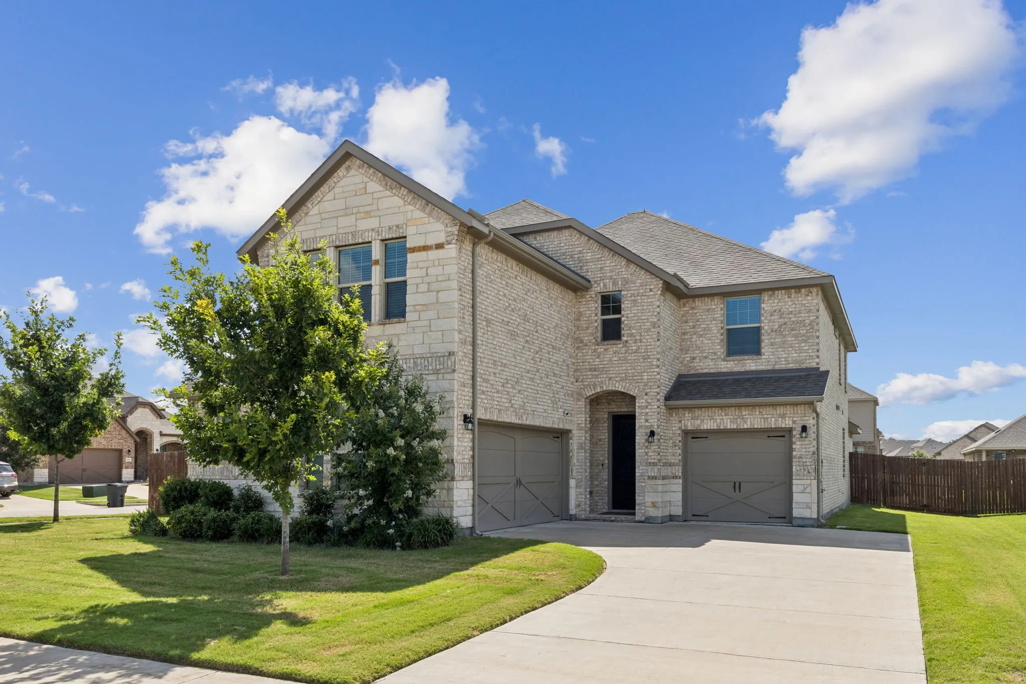 Single Family Residence For Sale in Ellis County , 622 Summer Grove Drive, Midlothian, Texas 76065, 5 Bedroom, 4 Bathroom, 3 Garage spaces, 3,164 Sqft, built in 2021, mls#21322130, Real Estate Agent in Midlothian, Homes For Sale in Ellis county, Homes For Sale in Midlothian, Realtor in Midlothian Texas, Real Estate Brokerage Independent Realty Texas, Luminita Cordes Realtor