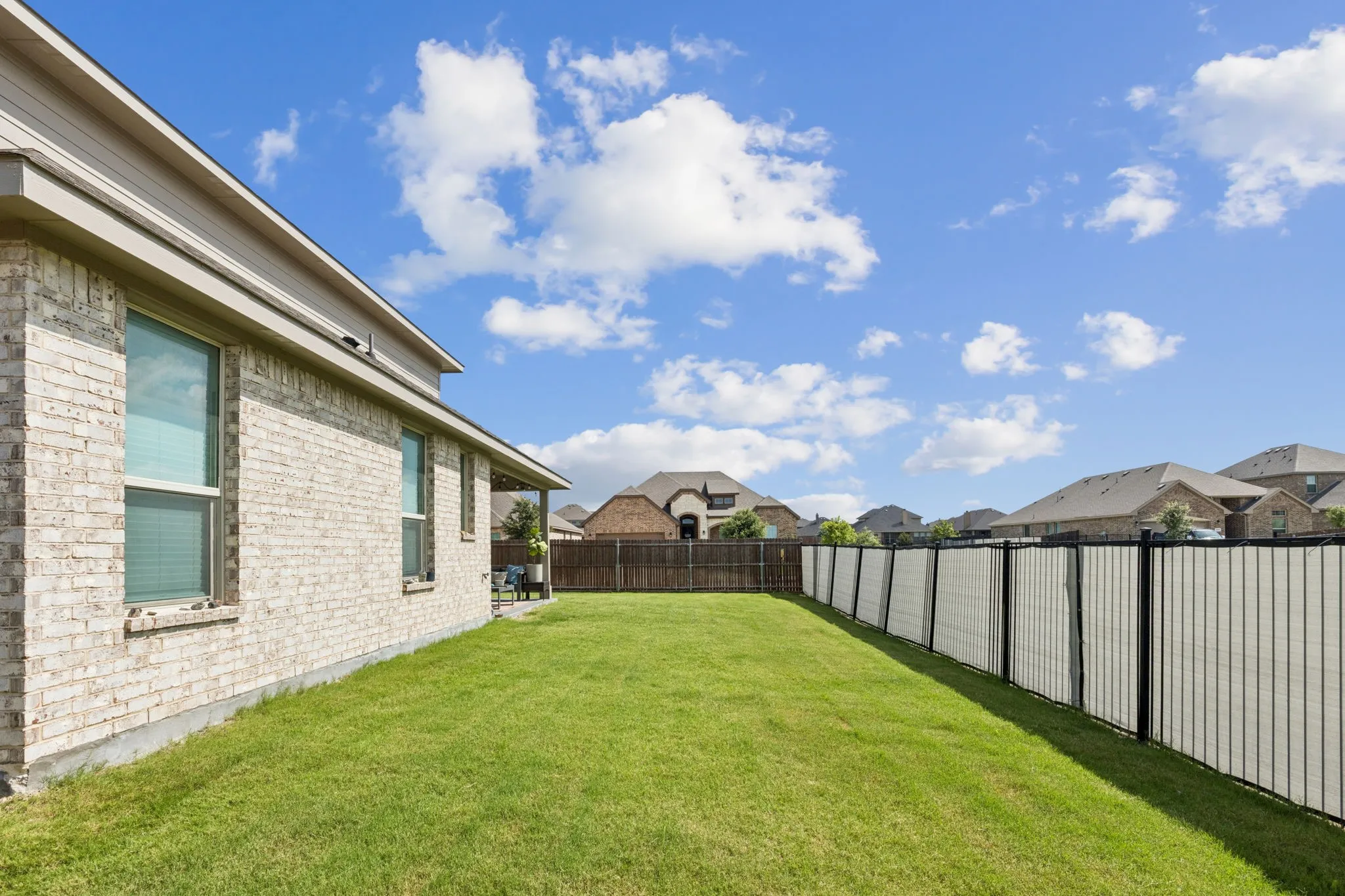 Single Family Residence For Sale in Ellis County , 622 Summer Grove Drive, Midlothian, Texas 76065, 5 Bedroom, 4 Bathroom, 3 Garage spaces, 3,164 Sqft, built in 2021, mls#21322130, Real Estate Agent in Midlothian, Homes For Sale in Ellis county, Homes For Sale in Midlothian, Realtor in Midlothian Texas, Real Estate Brokerage Independent Realty Texas, Luminita Cordes Realtor