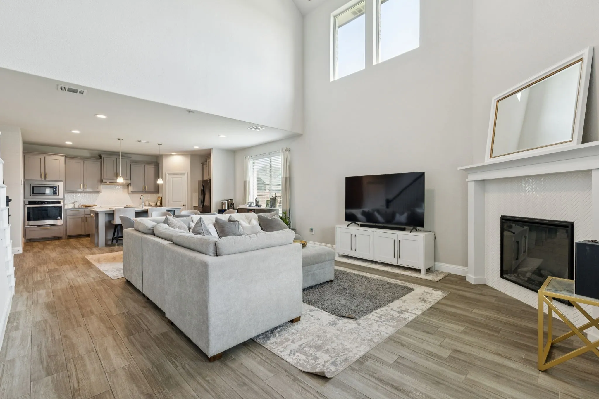 Single Family Residence For Sale in Ellis County , 622 Summer Grove Drive, Midlothian, Texas 76065, 5 Bedroom, 4 Bathroom, 3 Garage spaces, 3,164 Sqft, built in 2021, mls#21322130, Real Estate Agent in Midlothian, Homes For Sale in Ellis county, Homes For Sale in Midlothian, Realtor in Midlothian Texas, Real Estate Brokerage Independent Realty Texas, Luminita Cordes Realtor