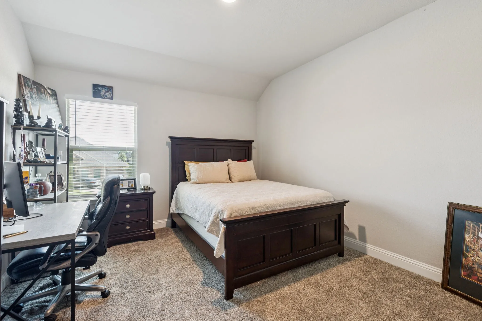 Single Family Residence For Sale in Ellis County , 622 Summer Grove Drive, Midlothian, Texas 76065, 5 Bedroom, 4 Bathroom, 3 Garage spaces, 3,164 Sqft, built in 2021, mls#21322130, Real Estate Agent in Midlothian, Homes For Sale in Ellis county, Homes For Sale in Midlothian, Realtor in Midlothian Texas, Real Estate Brokerage Independent Realty Texas, Luminita Cordes Realtor