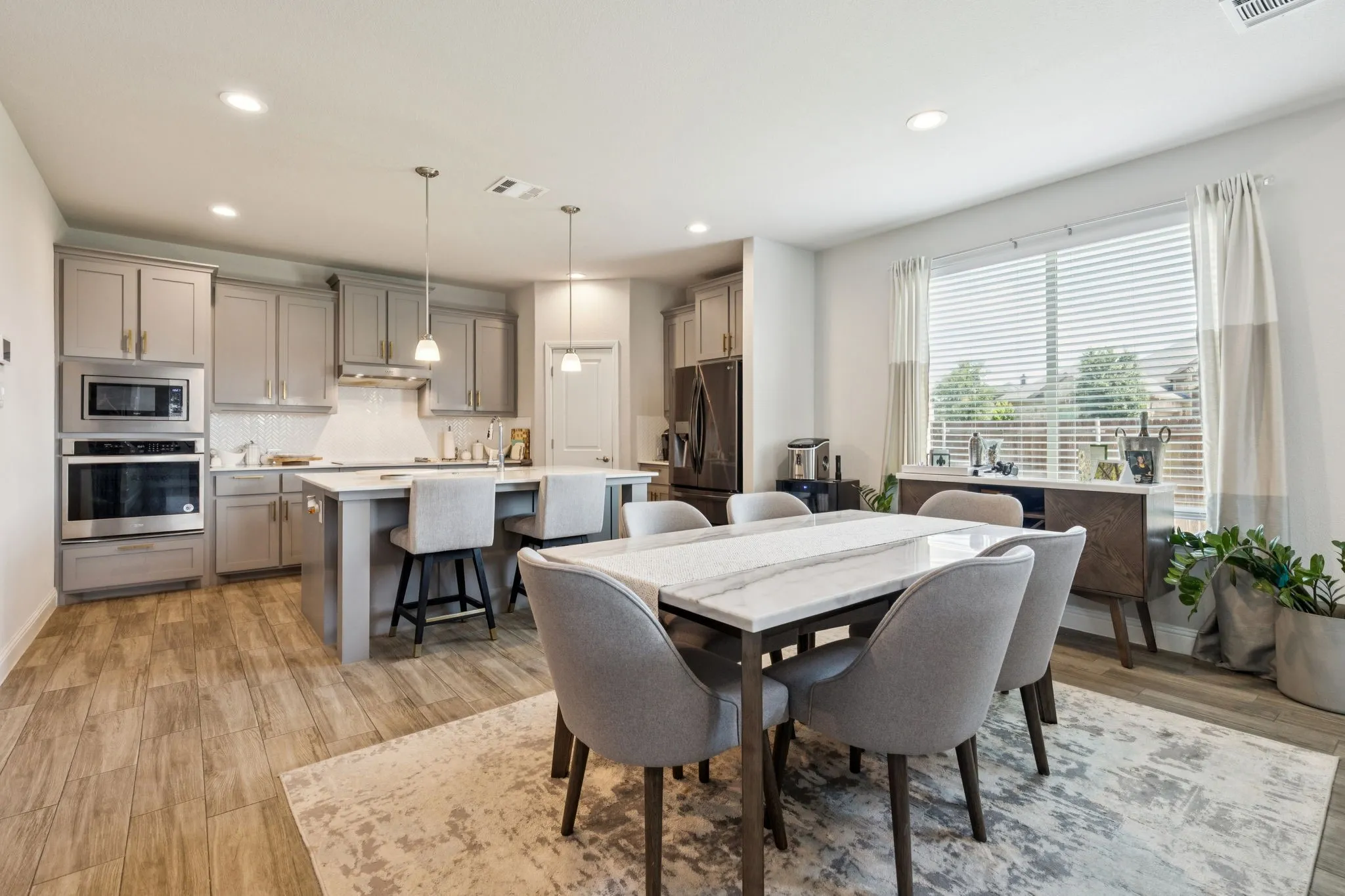 Single Family Residence For Sale in Ellis County , 622 Summer Grove Drive, Midlothian, Texas 76065, 5 Bedroom, 4 Bathroom, 3 Garage spaces, 3,164 Sqft, built in 2021, mls#21322130, Real Estate Agent in Midlothian, Homes For Sale in Ellis county, Homes For Sale in Midlothian, Realtor in Midlothian Texas, Real Estate Brokerage Independent Realty Texas, Luminita Cordes Realtor