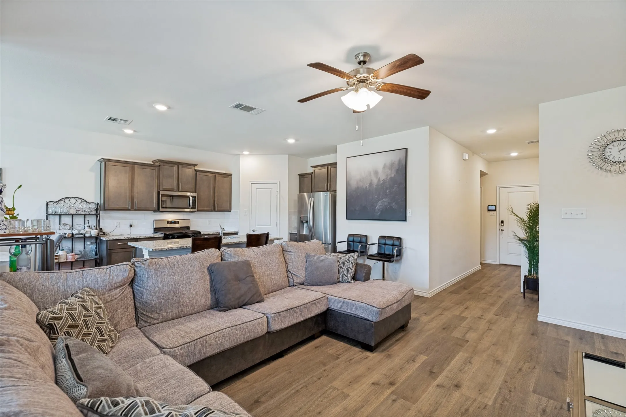 Single Family Residence For Sale in Collin County , 523 Summit Pass Lane, Princeton, Texas 75407, 3 Bedroom, 2 Bathroom, 2 Garage spaces, 1,480 Sqft, built in 2022, mls#21324675, Real Estate Agent in Princeton, Homes For Sale in Collin county, Homes For Sale in Princeton, Realtor in Princeton Texas, Real Estate Brokerage Independent Realty Texas, Luminita Cordes Realtor