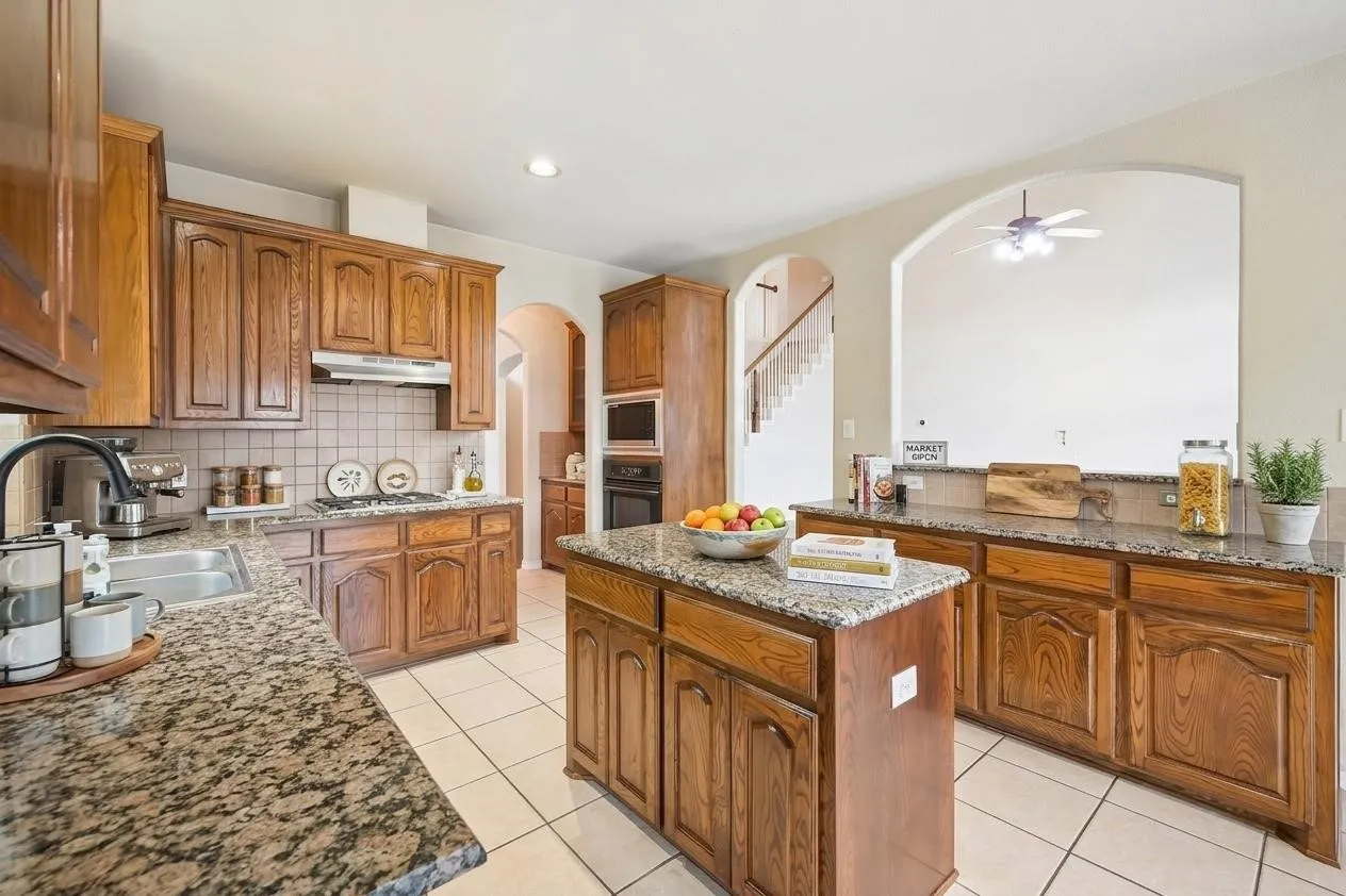 Single Family Residence For Sale in Collin County , 381 Fairlanding Avenue, Fairview, Texas 75069, 5 Bedroom, 4 Bathroom, 2 Garage spaces, 3,665 Sqft, built in 2005, mls#21324505, Real Estate Agent in Fairview, Homes For Sale in Collin county, Homes For Sale in Fairview, Realtor in Fairview Texas, Real Estate Brokerage Independent Realty Texas, Luminita Cordes Realtor