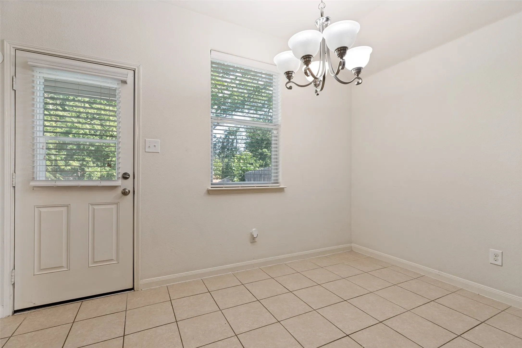 Single Family Residence For Rent in Collin County , 1800 Black Willow Trail, Anna, Texas 75409, 3 Bedroom, 2 Bathroom, 2 Garage spaces, 1,467 Sqft, built in 2012, mls#21324678, Real Estate Agent in Anna, Homes For Rent in Collin county, Homes For Rent in Anna, Realtor in Anna Texas, Real Estate Brokerage Independent Realty Texas, Luminita Cordes Realtor