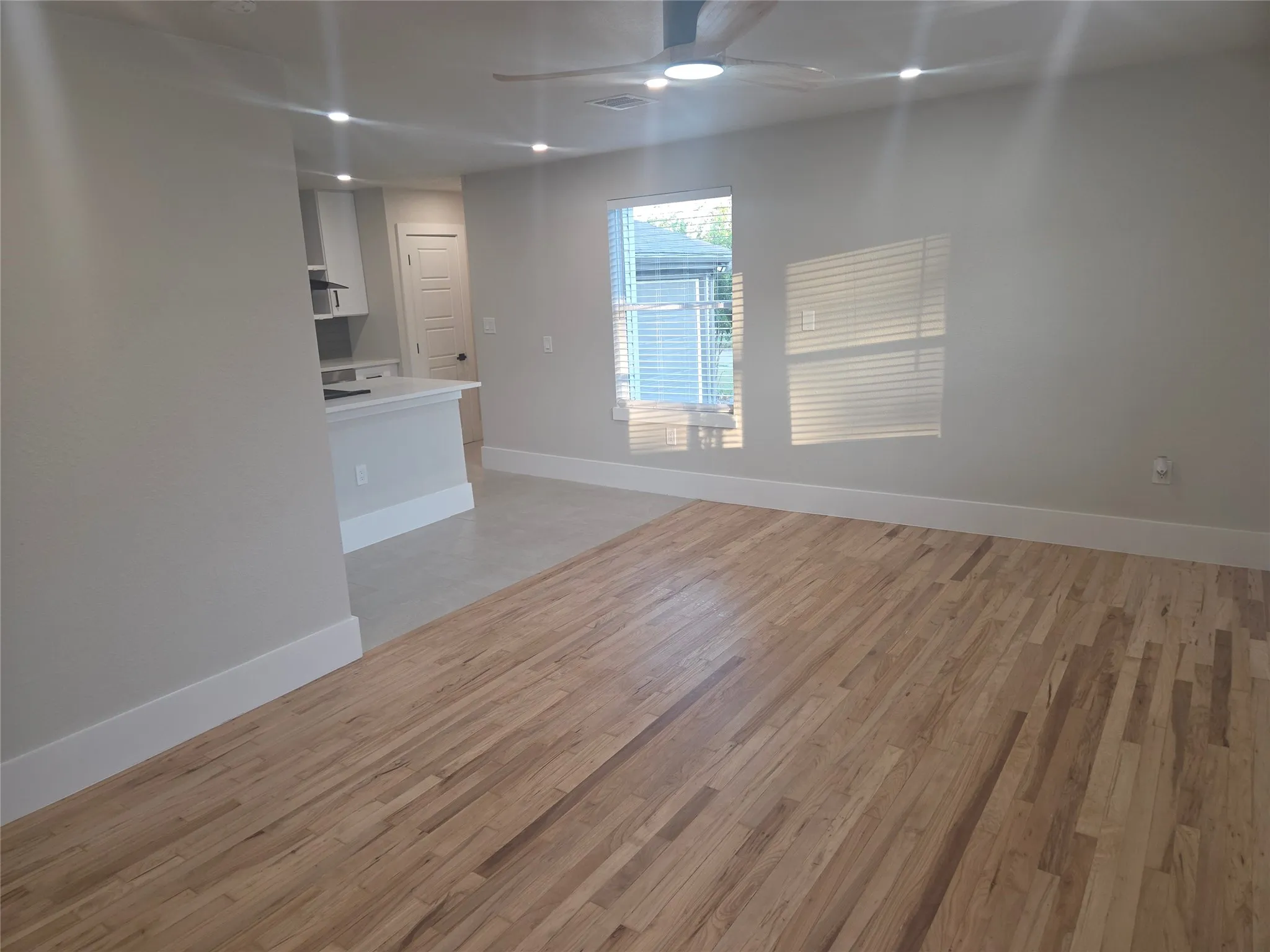 Single Family Residence For Rent in Tarrant County , 2329 Cass Street, Fort Worth, Texas 76112, 3 Bedroom, 1 Bathroom, 2 Garage spaces, 870 Sqft, built in 1955, mls#21322760, Real Estate Agent in Fort Worth, Homes For Rent in Tarrant county, Homes For Rent in Fort Worth, Realtor in Fort Worth Texas, Real Estate Brokerage Independent Realty Texas, Luminita Cordes Realtor