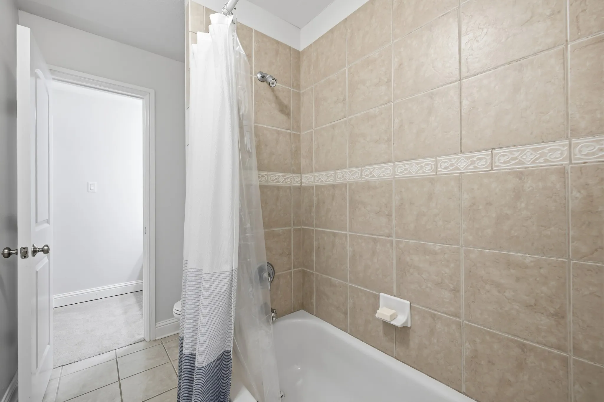 Jack n Jill bath with private sinks