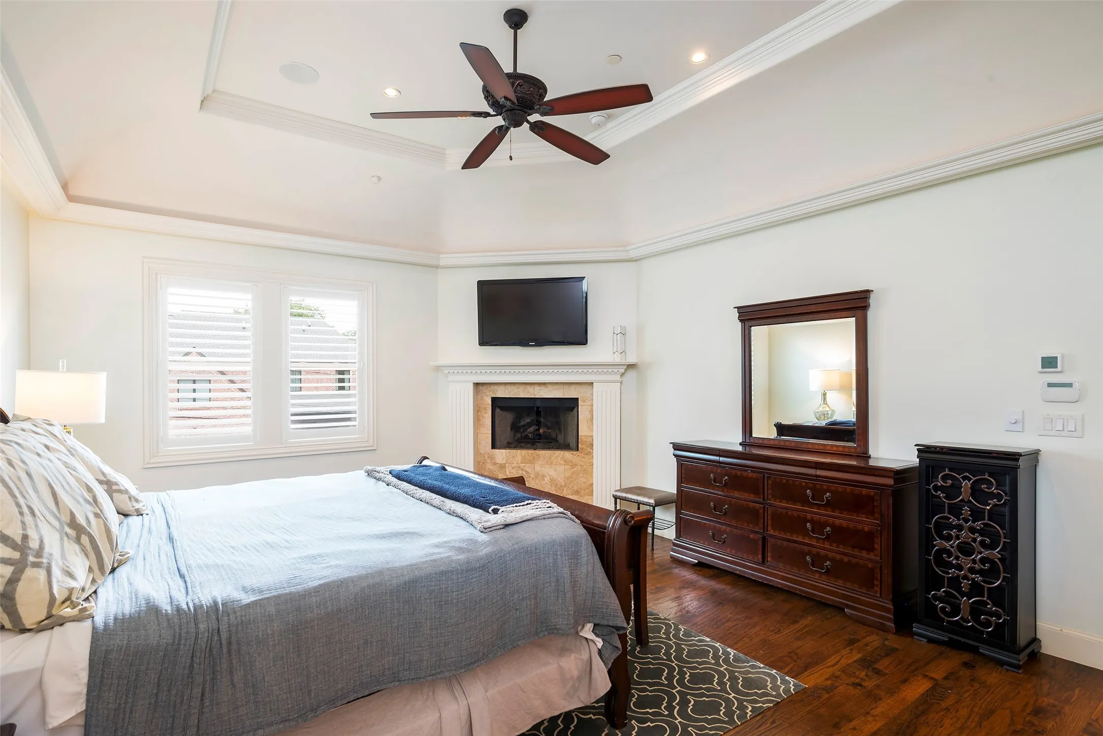 Single Family Residence For Sale in Dallas County , 3309 Northwest Parkway, University Park, Texas 75225, 5 Bedroom, 5 Bathroom, 2 Garage spaces, 5,008 Sqft, built in 2012, mls#21324612, Real Estate Agent in University Park, Homes For Sale in Dallas county, Homes For Sale in University Park, Realtor in University Park Texas, Real Estate Brokerage Independent Realty Texas, Luminita Cordes Realtor