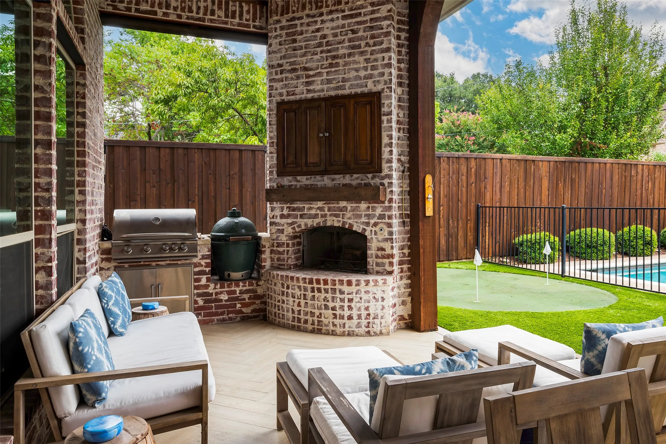 Single Family Residence For Sale in Dallas County , 3309 Northwest Parkway, University Park, Texas 75225, 5 Bedroom, 5 Bathroom, 2 Garage spaces, 5,008 Sqft, built in 2012, mls#21324612, Real Estate Agent in University Park, Homes For Sale in Dallas county, Homes For Sale in University Park, Realtor in University Park Texas, Real Estate Brokerage Independent Realty Texas, Luminita Cordes Realtor